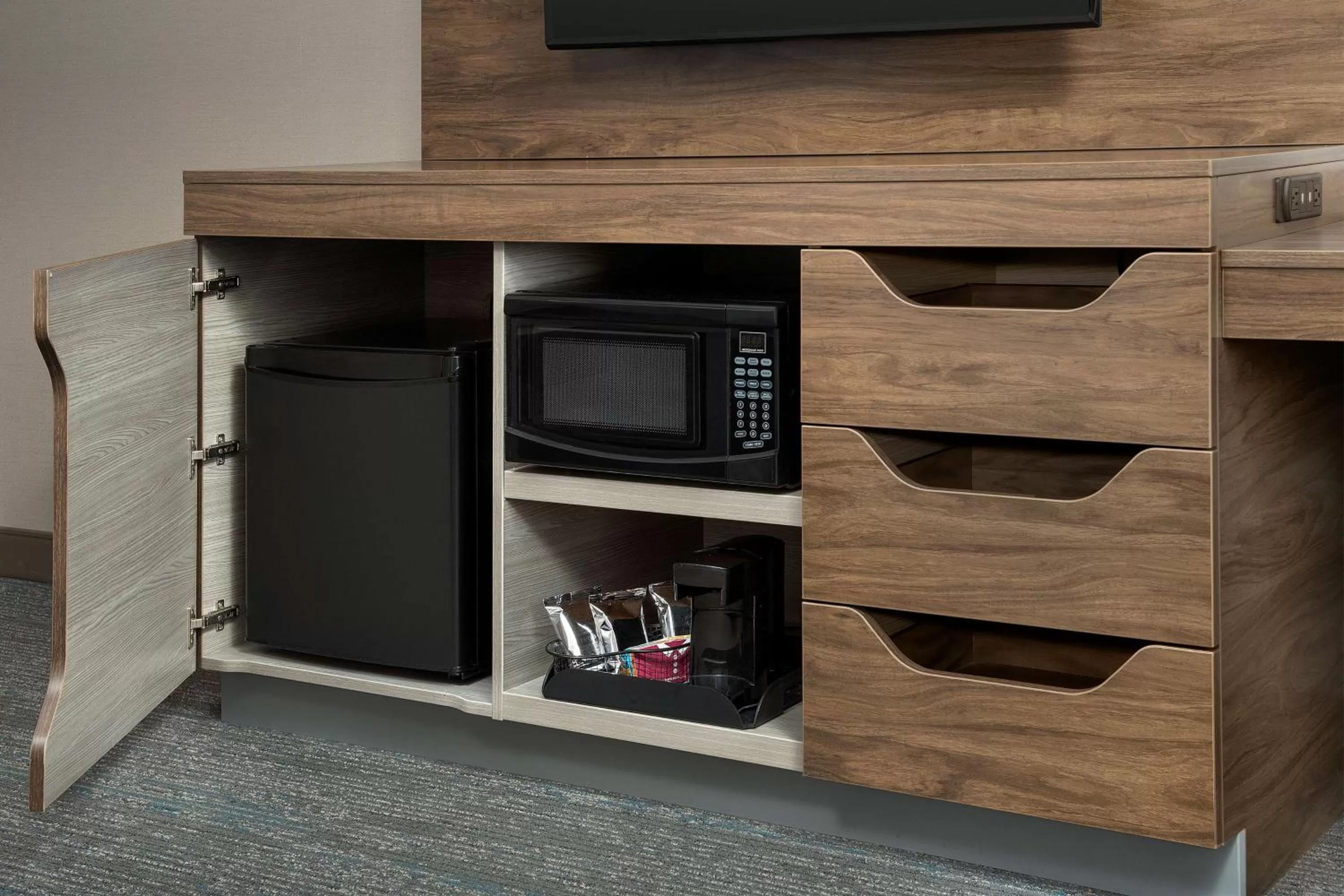 Photo of the whole room in Hampton Inn Baltimore-Downtown-Convention Center