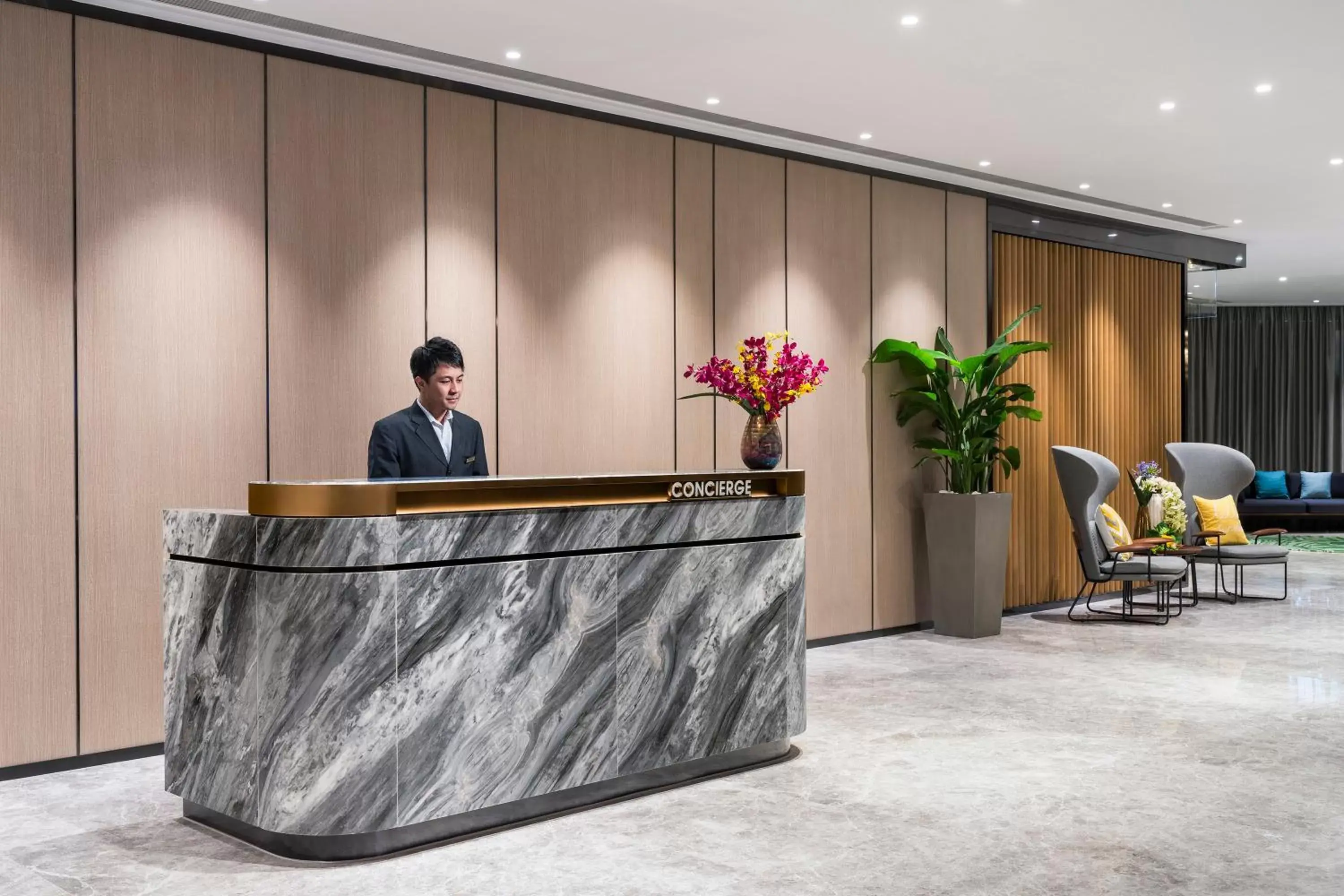 concierge, Lobby/Reception in Royal Park Hotel