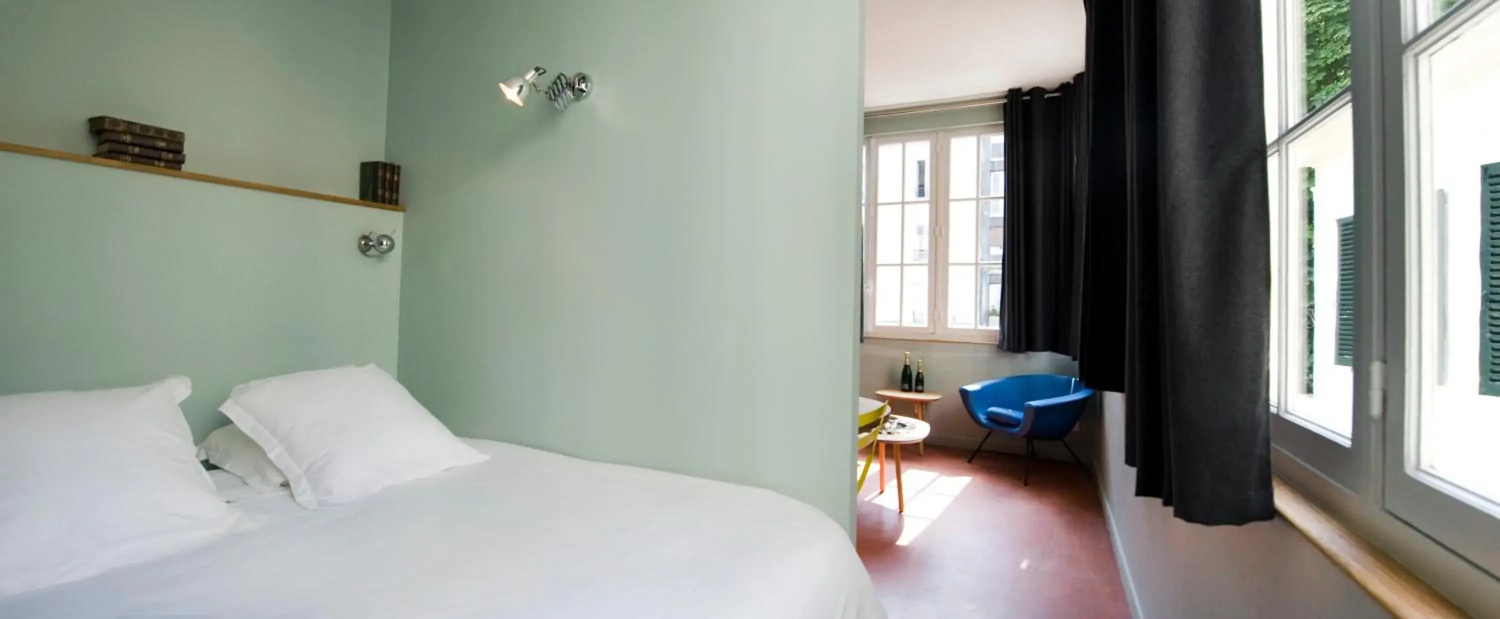 Living room, Bed in Helzear Montparnasse Suites