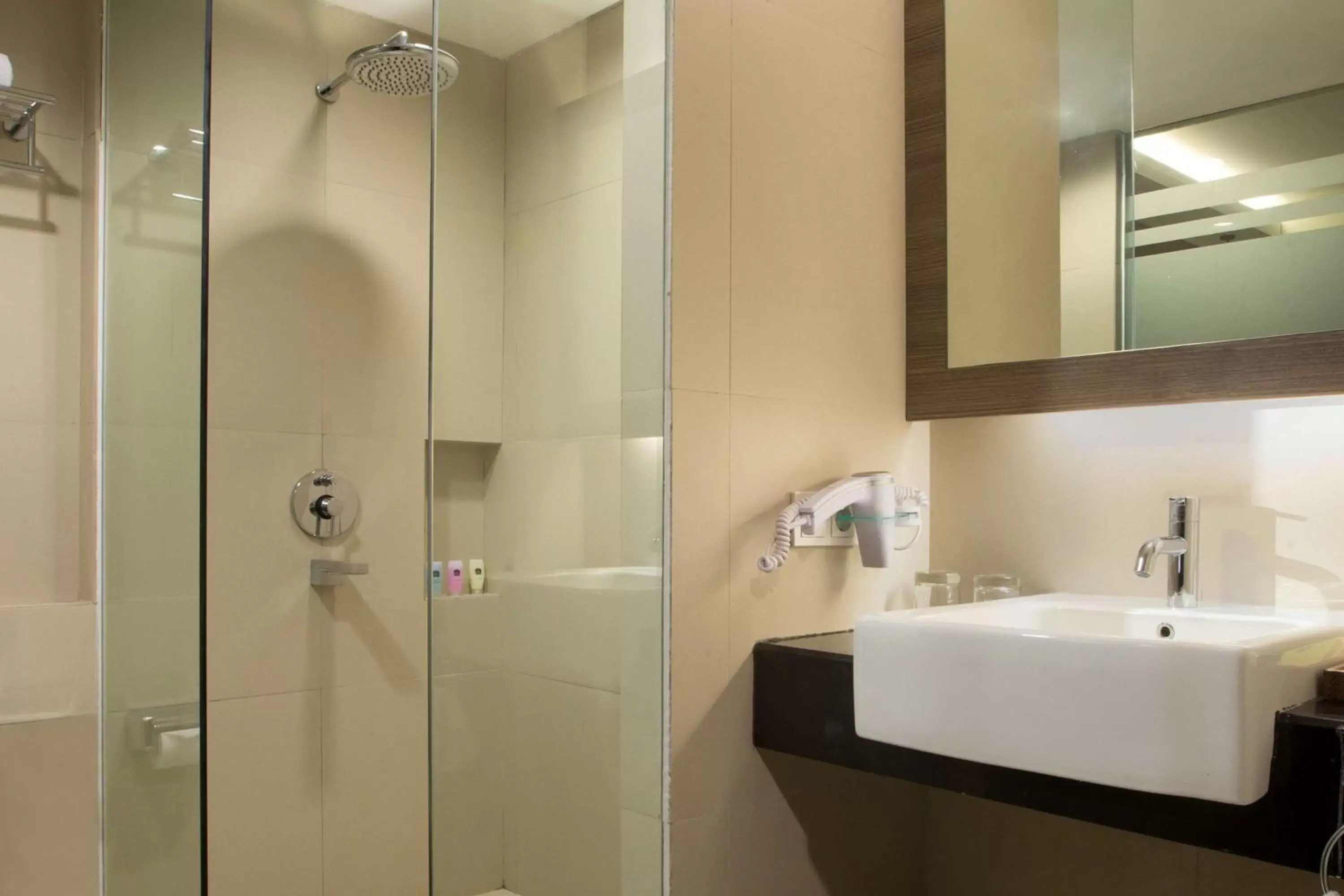 Bedroom, Bathroom in BW Kemayoran Hotel & Convention Powered by Archipelago