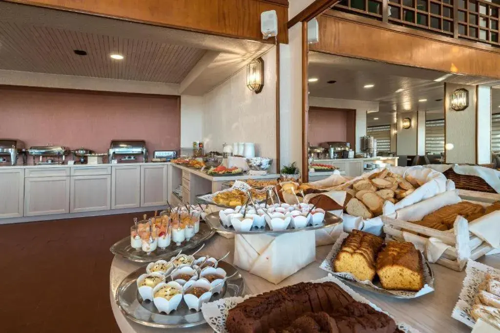 Breakfast, Restaurant/Places to Eat in Strada Marina Hotel