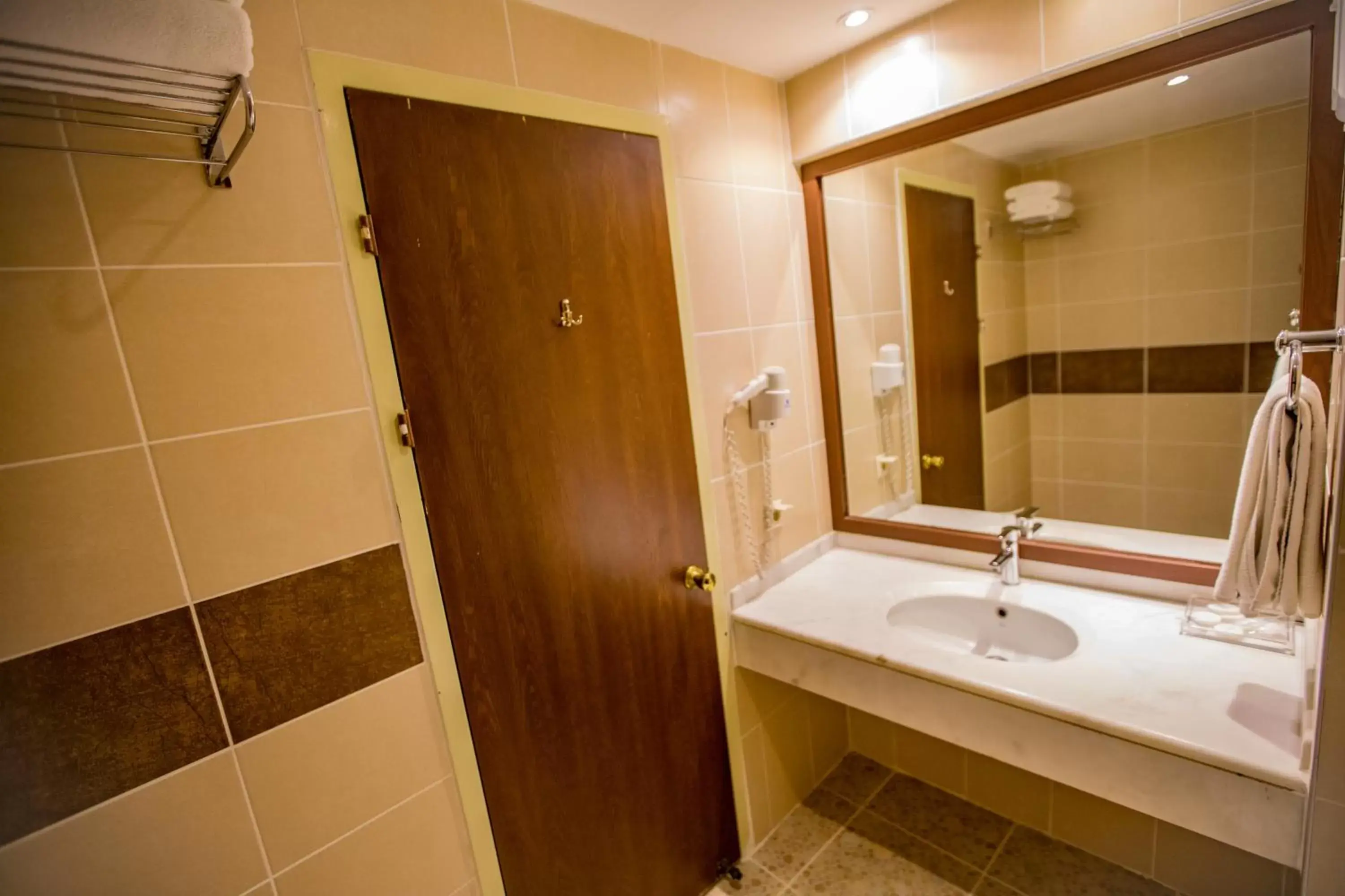 Bed, Bathroom in Dedeman Palandoken Resort Hotel