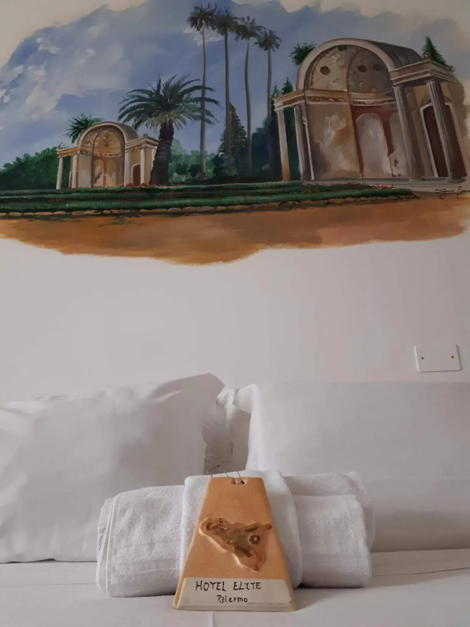 Bed in Hotel Elite