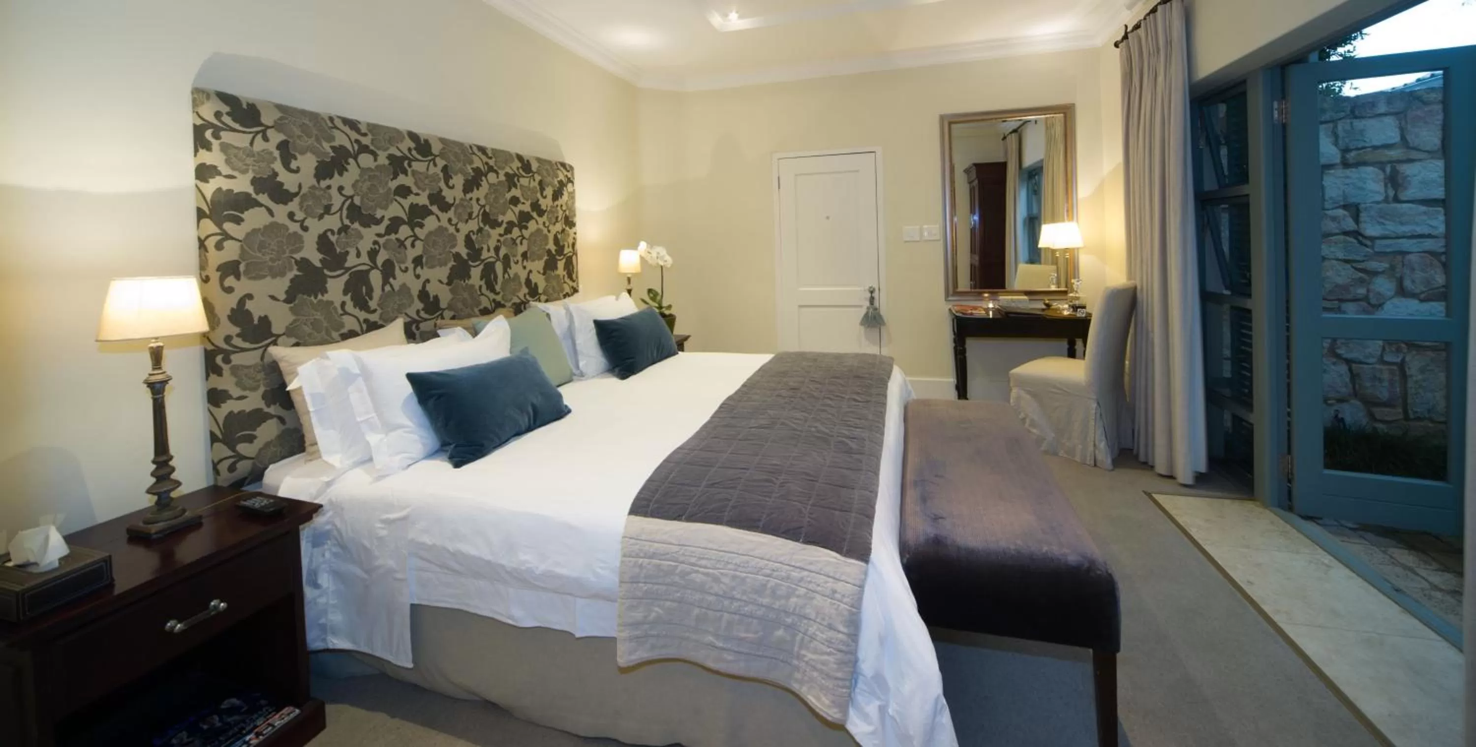 Photo of the whole room, Bed in The Parkwood