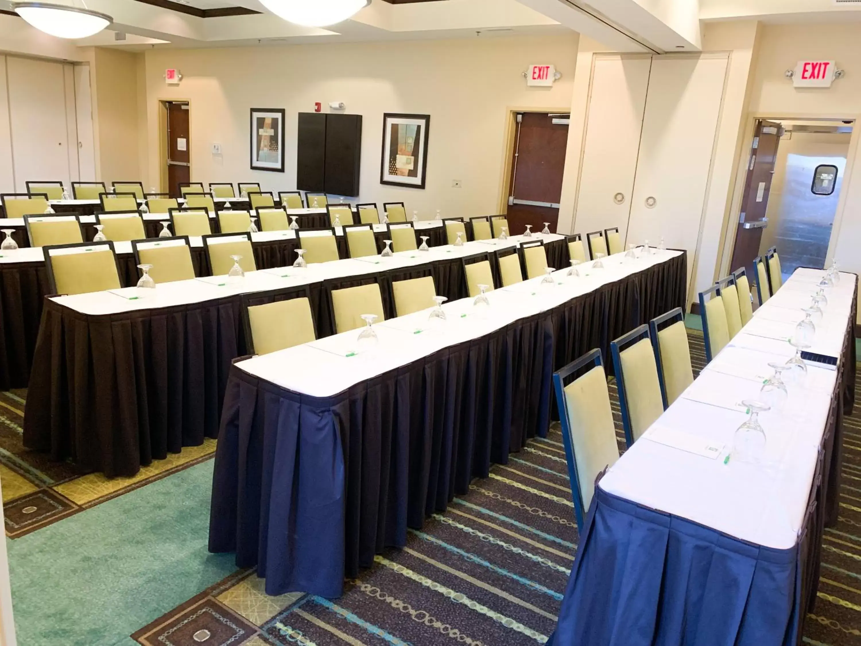 Meeting/conference room in Holiday Inn Saint Louis-Fairview Heights, an IHG Hotel
