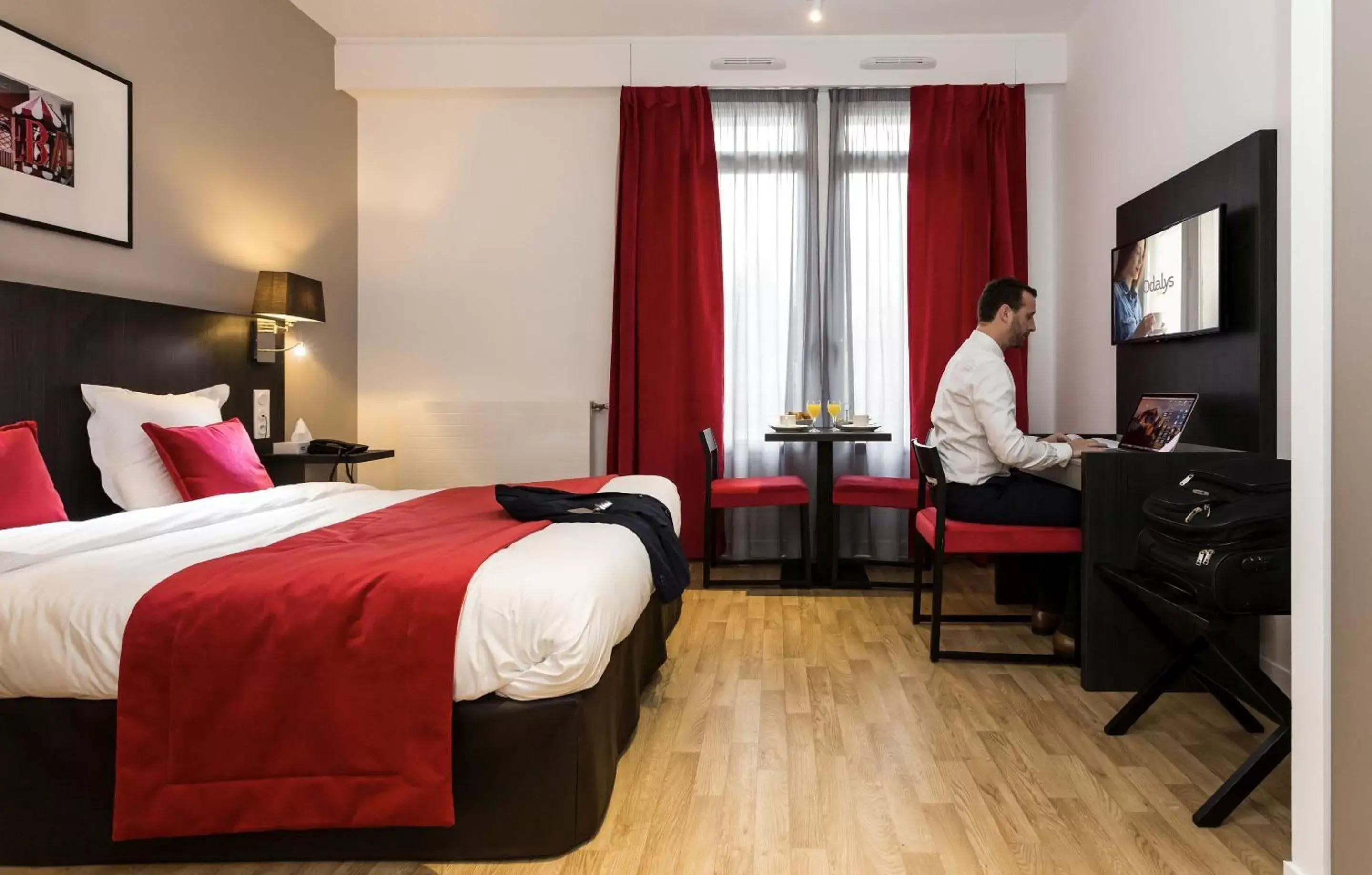 Bedroom in Odalys City Paris Montmartre