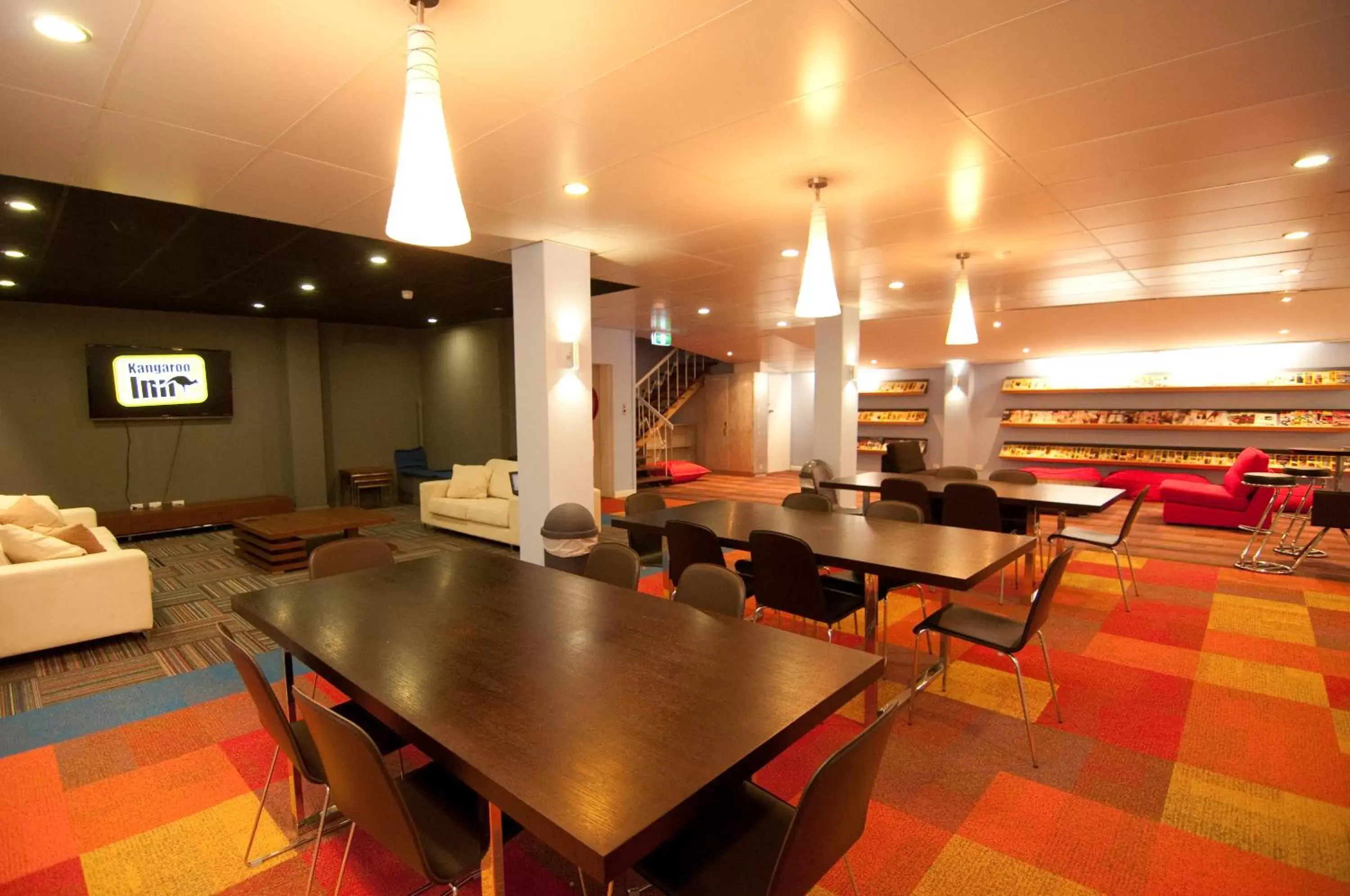 Communal lounge/ TV room, Restaurant/Places to Eat in Kangaroo Inn