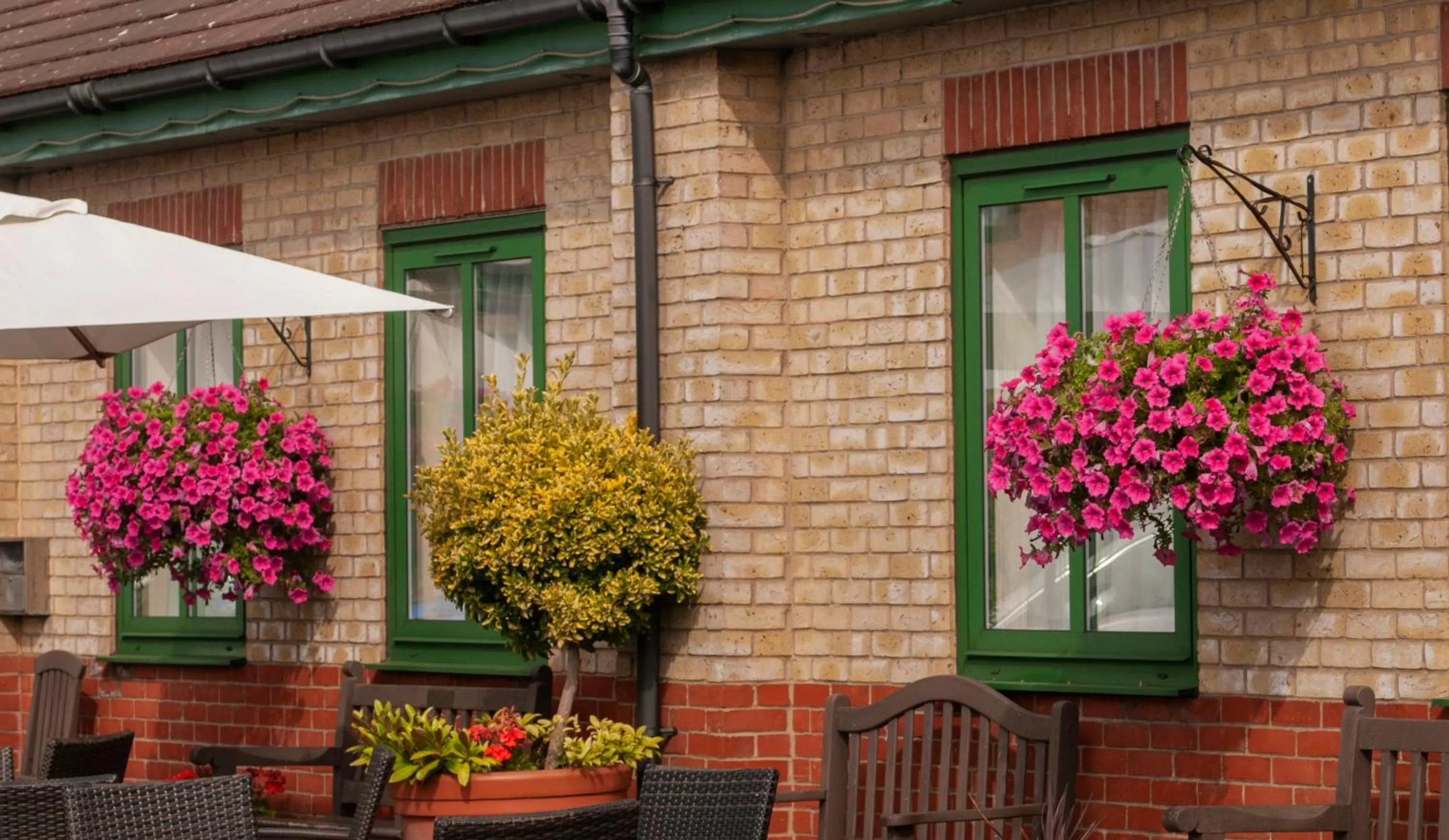 Property building in Best Western Plus Bentley Hotel