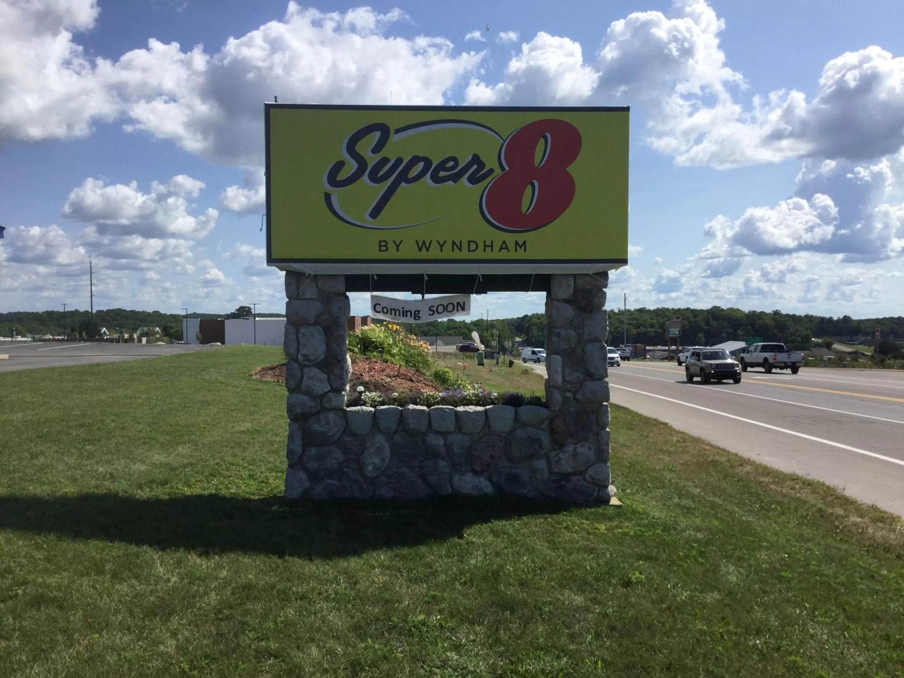 Facade/entrance in Super 8 by Wyndham Petoskey