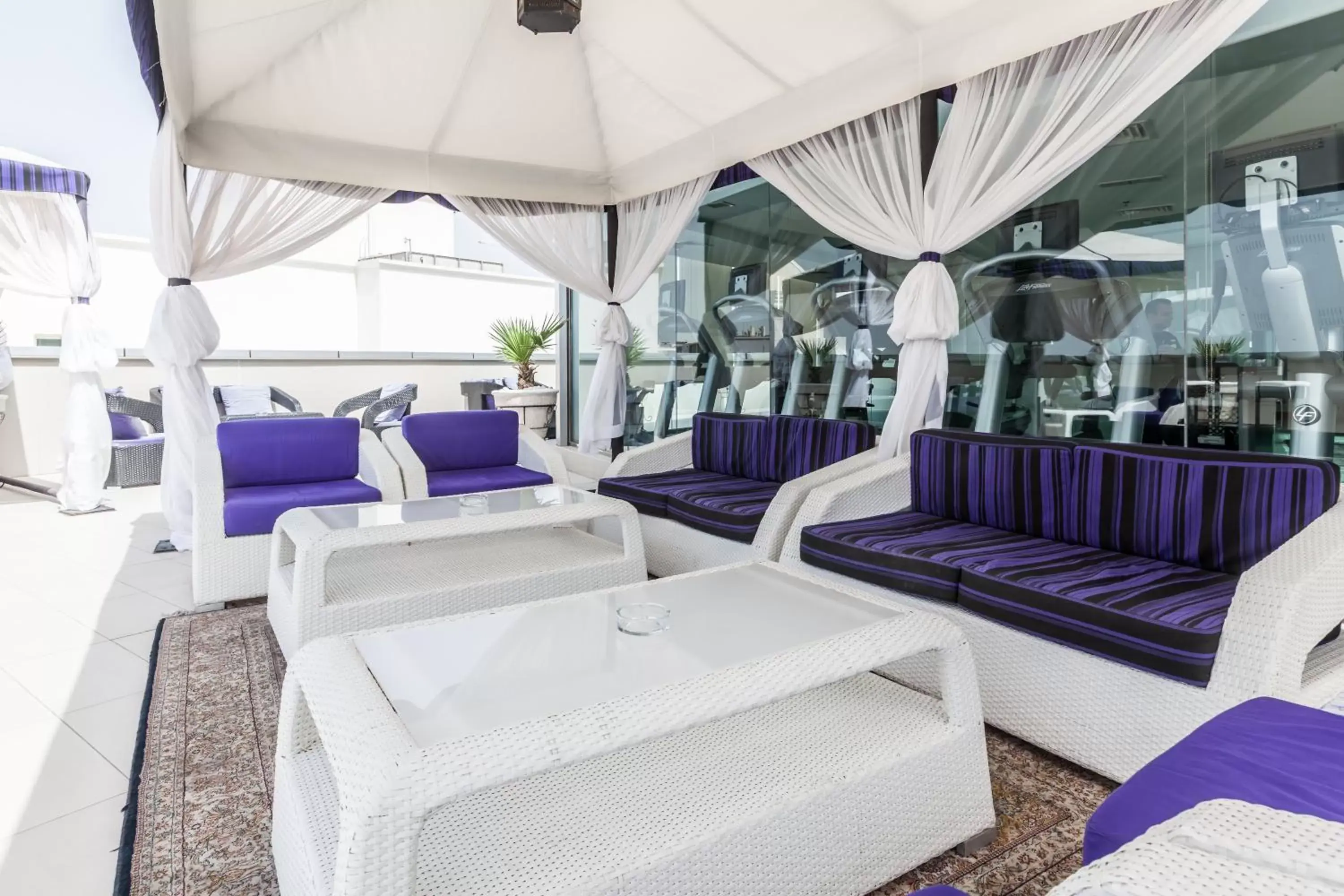 Lounge or bar, Seating Area in Holiday Inn Dubai Al Barsha, an IHG Hotel