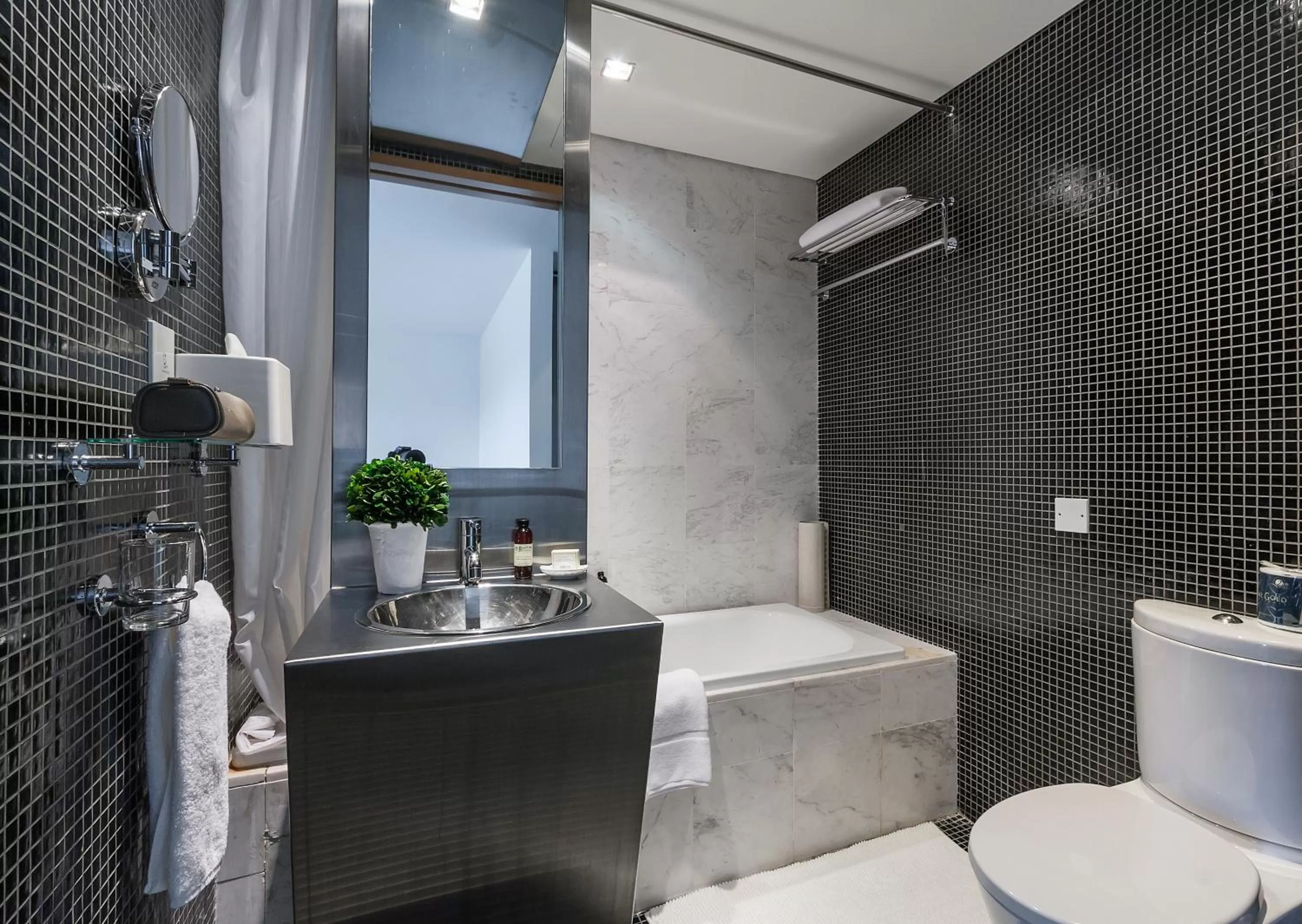 Shower in Citadines Fusionopolis Singapore