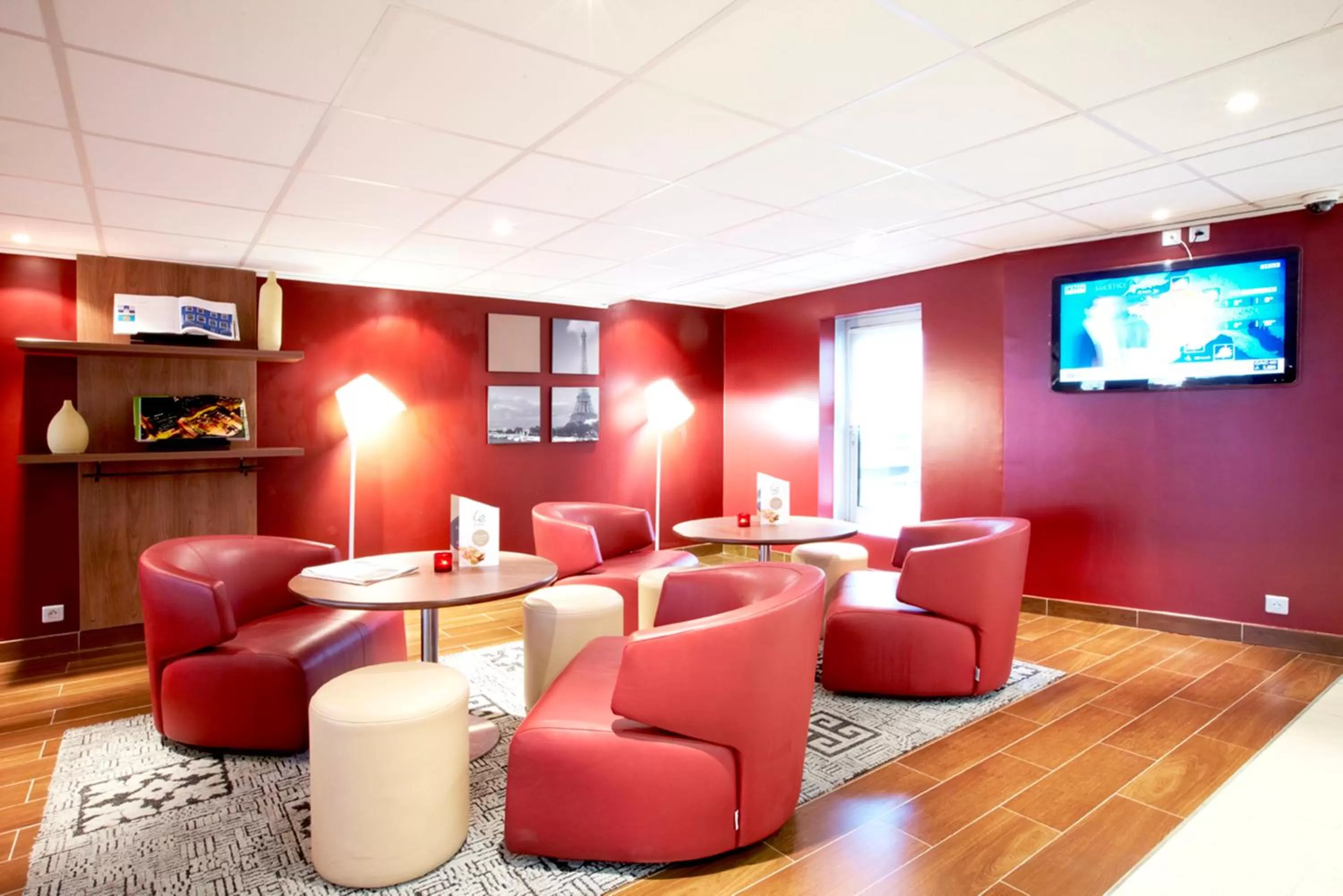 Living room in Kyriad Châteauroux - Saint-Maur