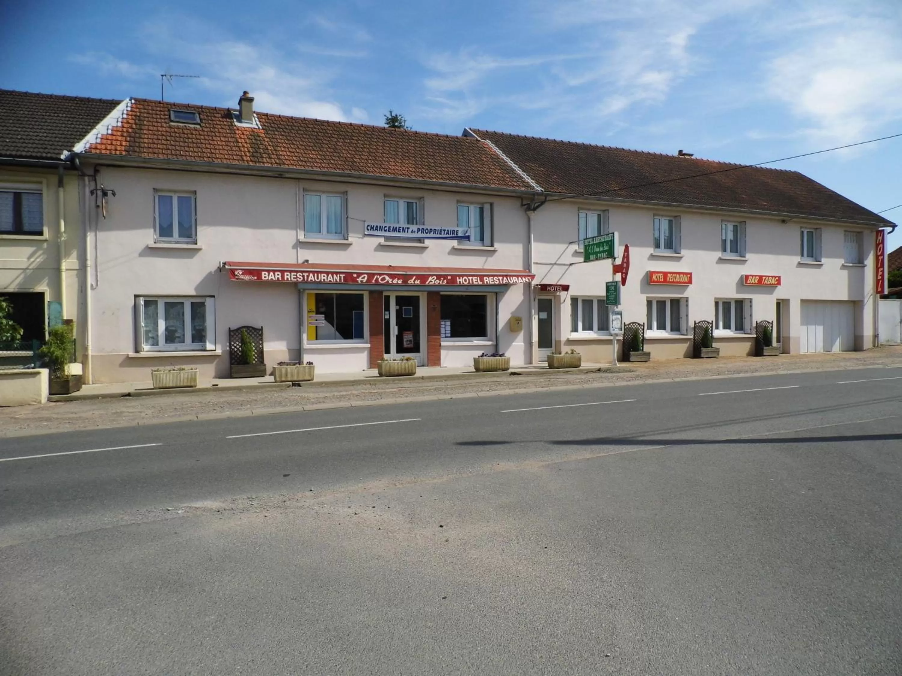 Property Building in A L'Orée du Bois