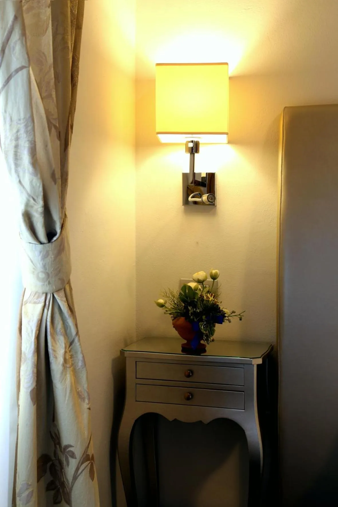 Decorative detail in Sangallo Hotel