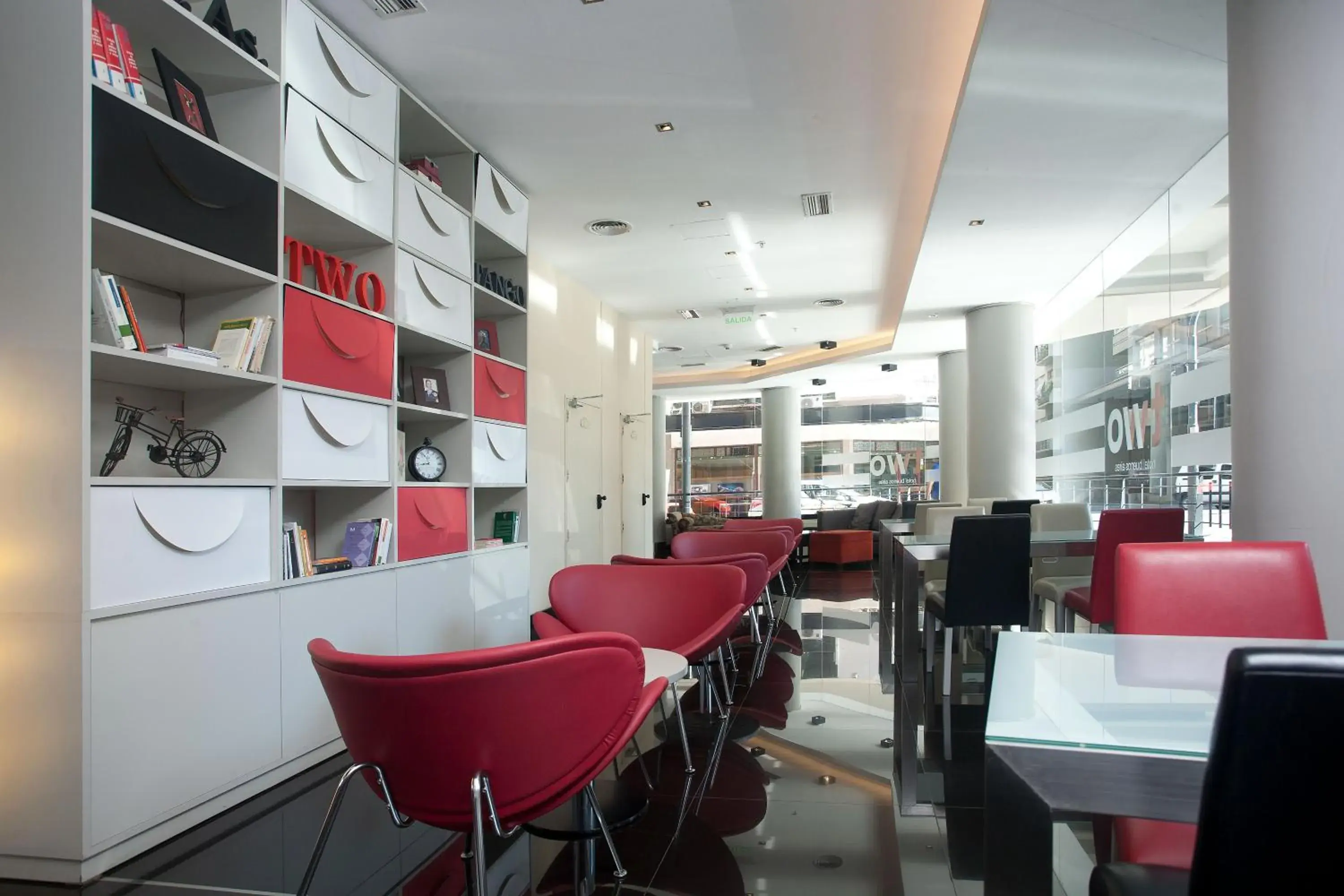 Lounge or bar, Restaurant/Places to Eat in Two Hotel Buenos Aires