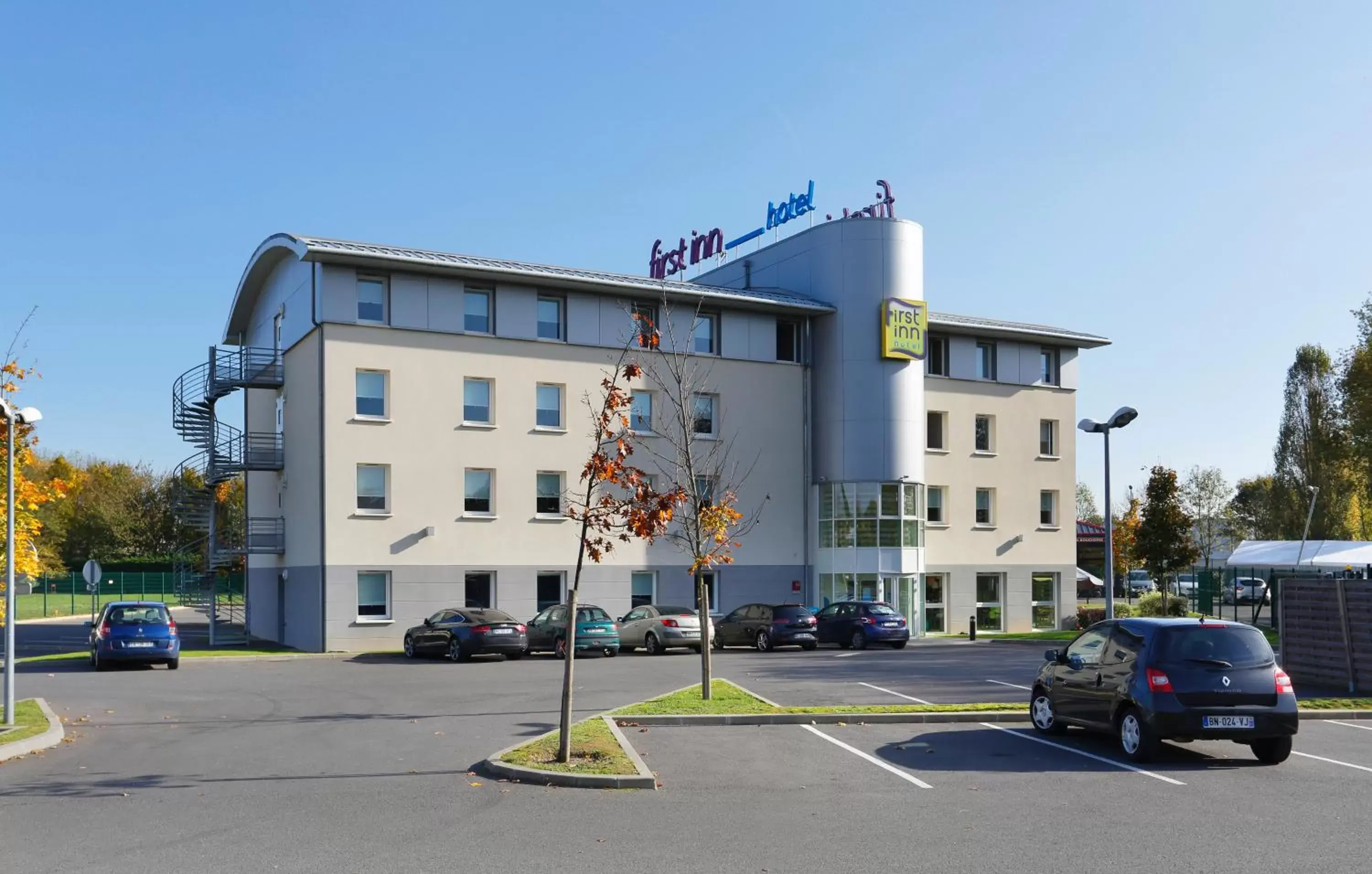 Property building in First Inn Hotel Paris Sud Les Ulis