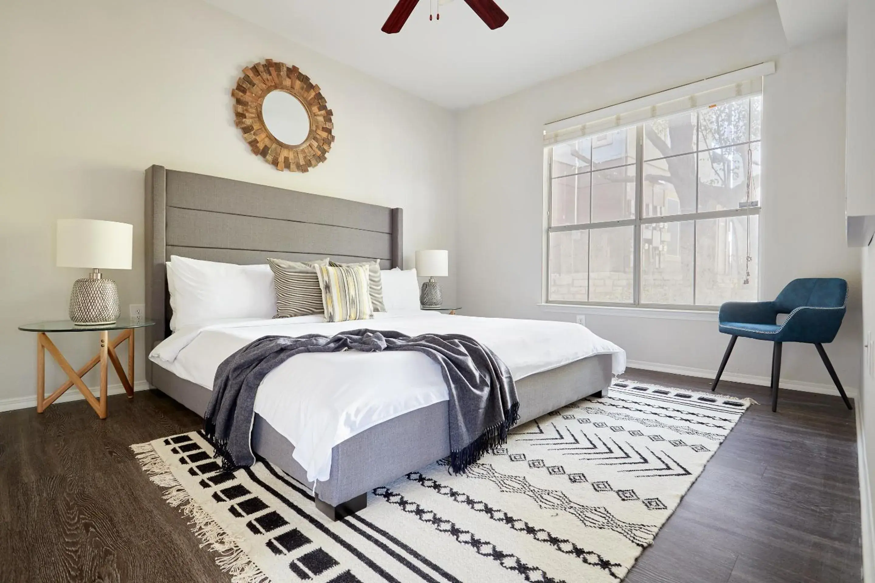 Living room, Bed in Sonder at South Congress