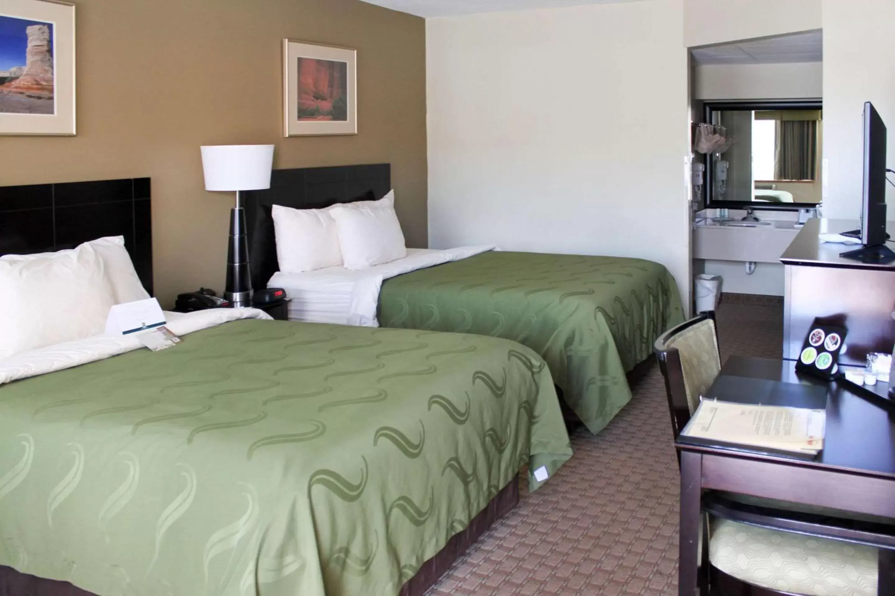 Photo of the whole room, Bed in Quality Inn Navajo Nation Capital