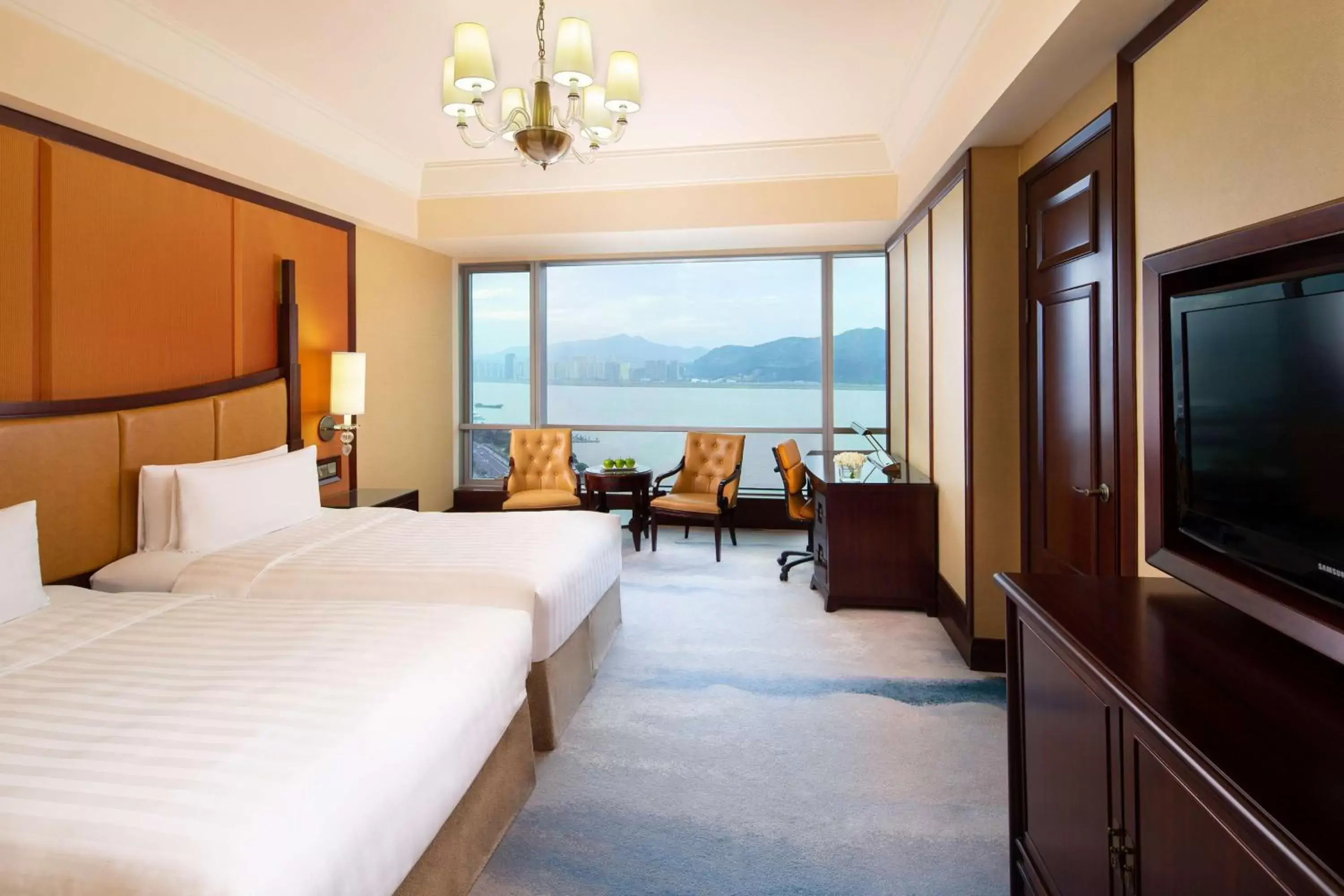 Photo of the whole room in Shangri-La Wenzhou