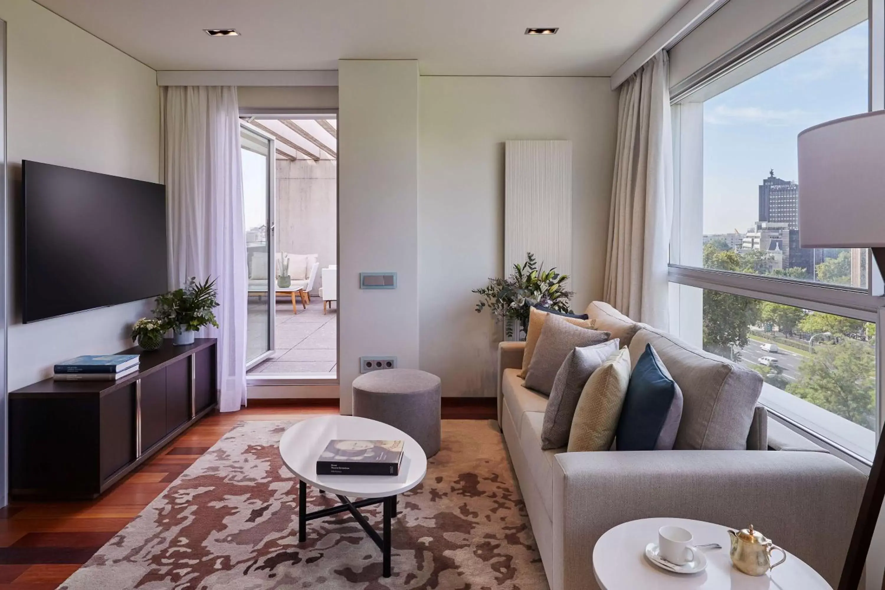 Photo of the whole room, Seating Area in Hyatt Regency Madrid Residences