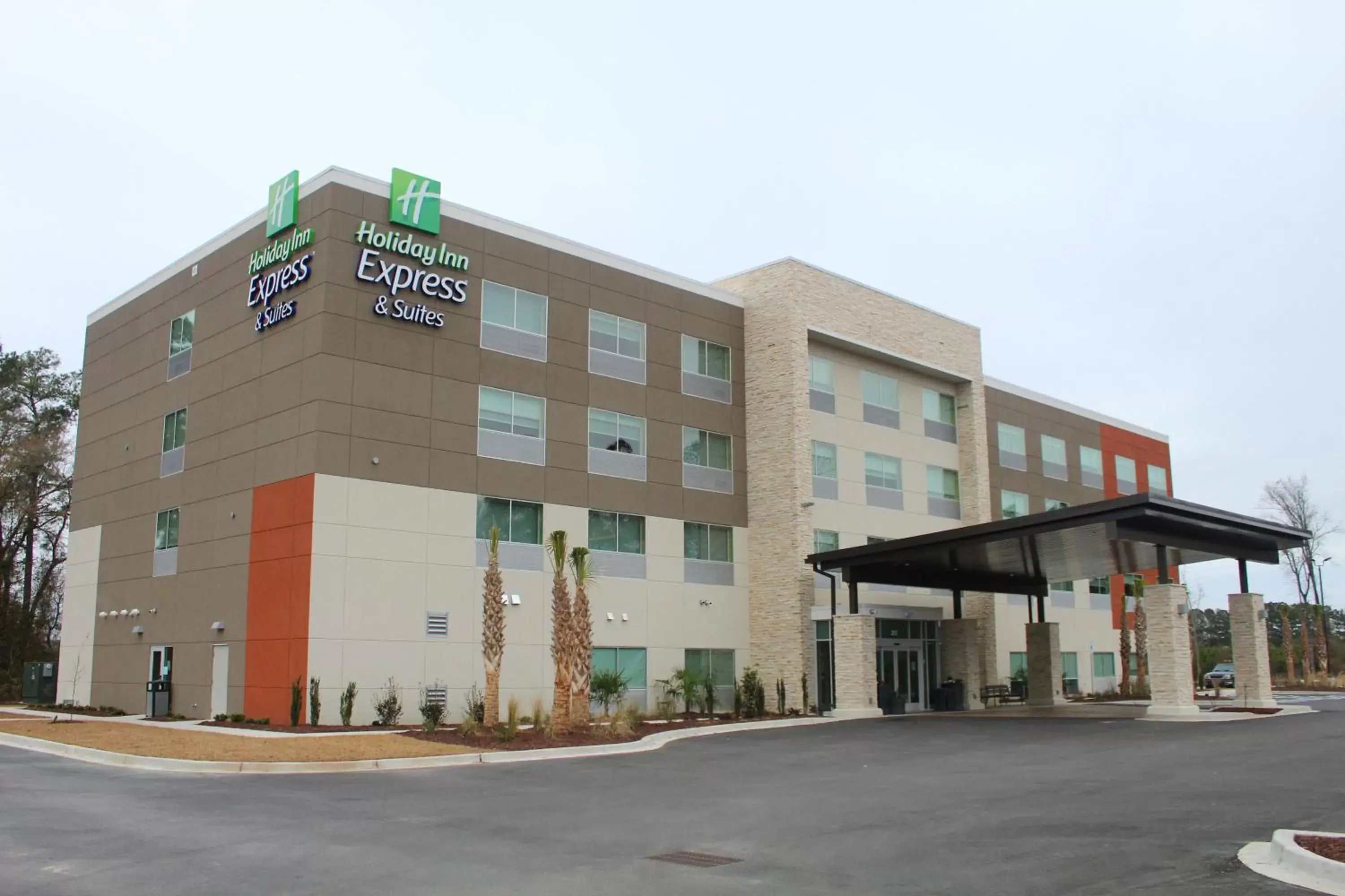 Property building in Holiday Inn Express & Suites - Latta, an IHG Hotel