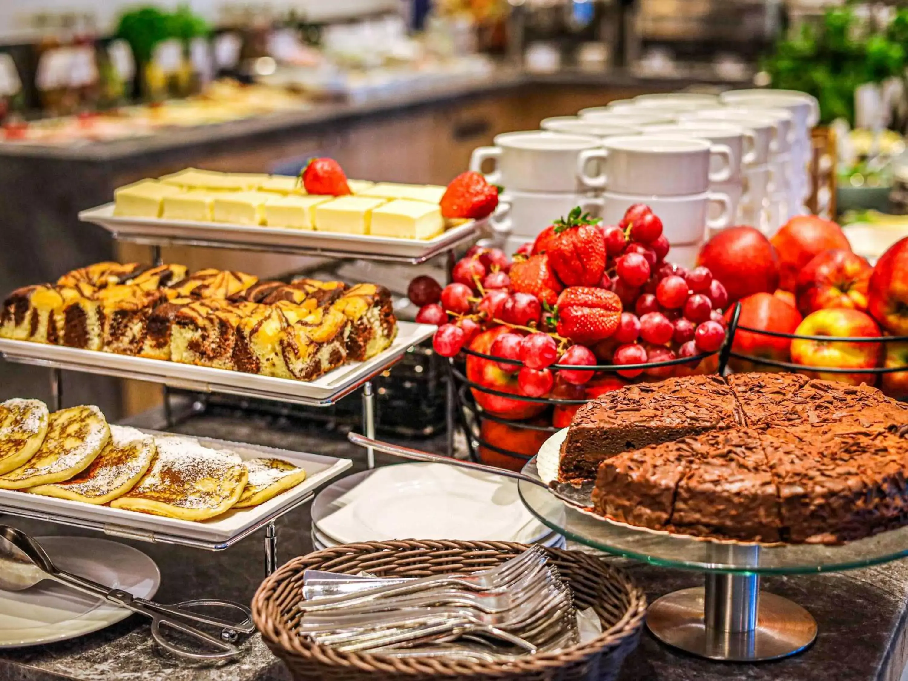 Breakfast in Novotel Poznań Malta