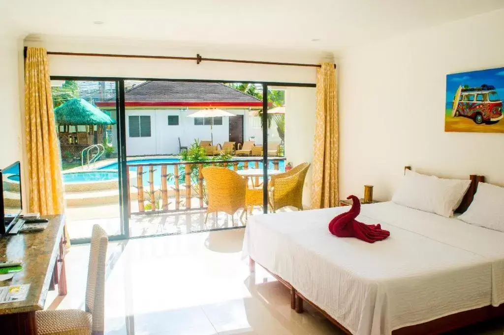 Bed in Alona Vida Beach Hill Resort