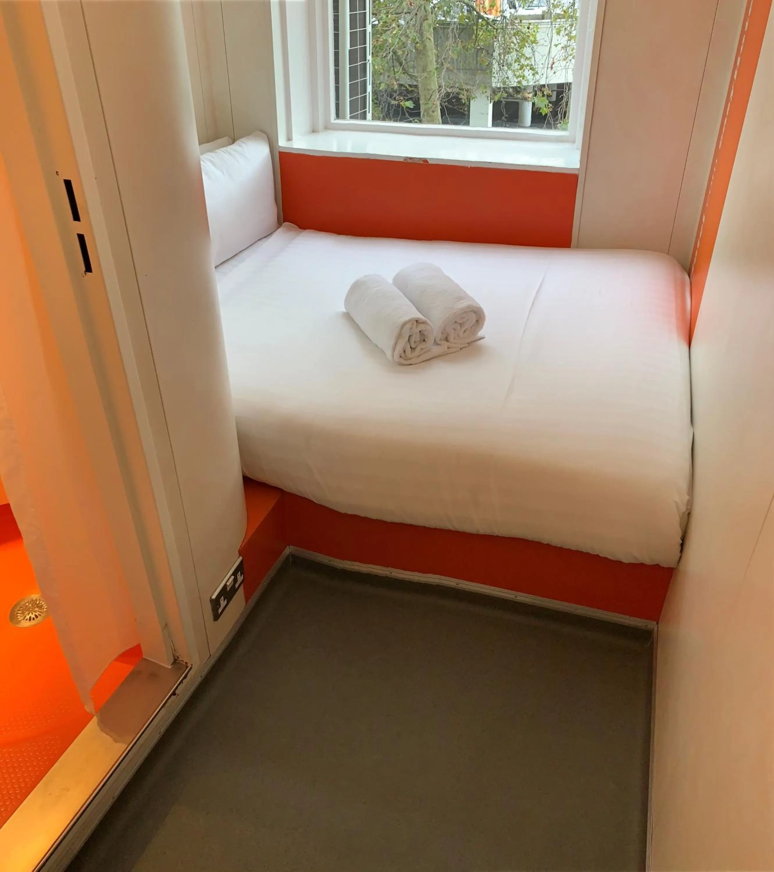 Bed in easyHotel South Kensington