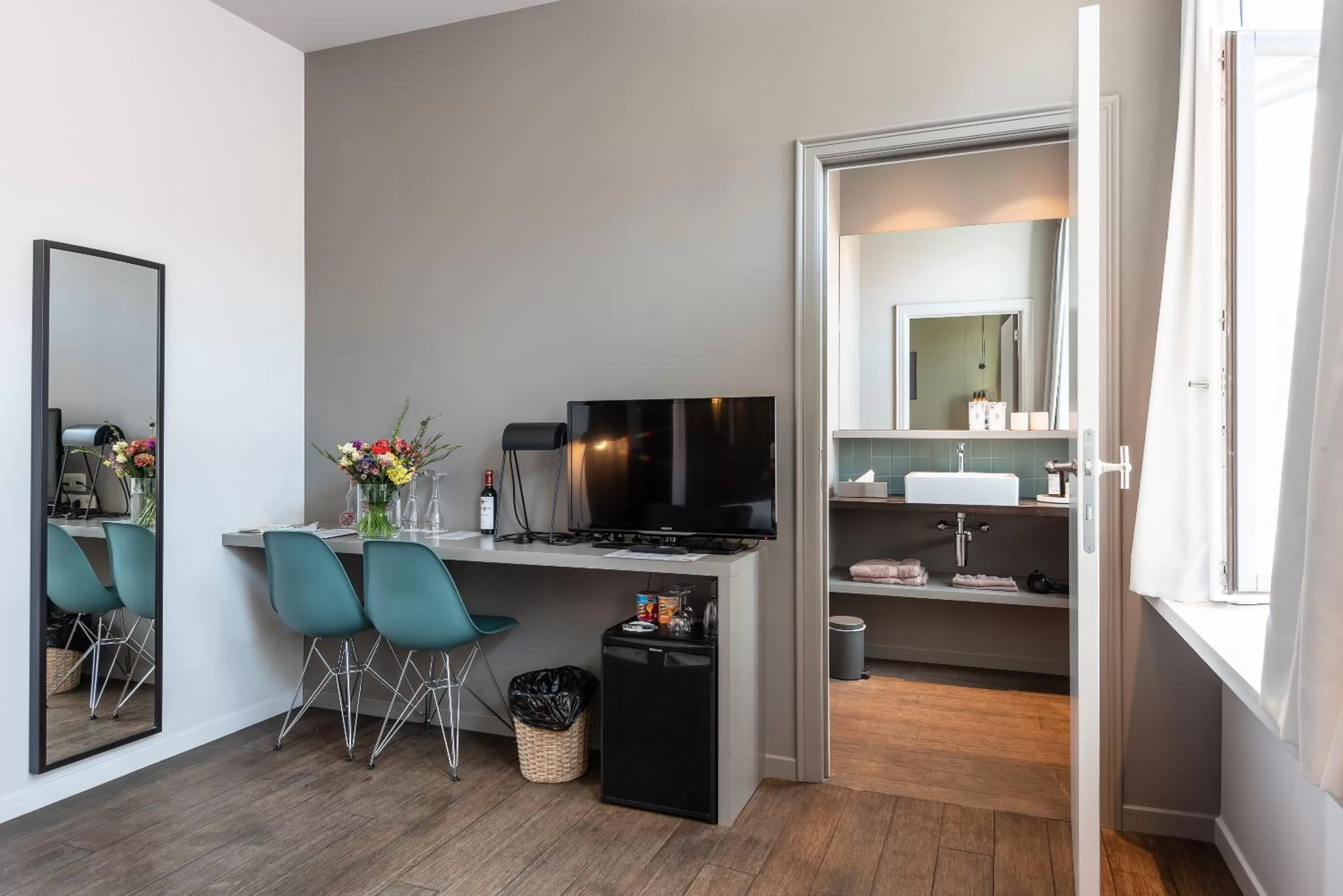 TV and multimedia in Zakske13 - Design Boutique B&B in Bruges city centre