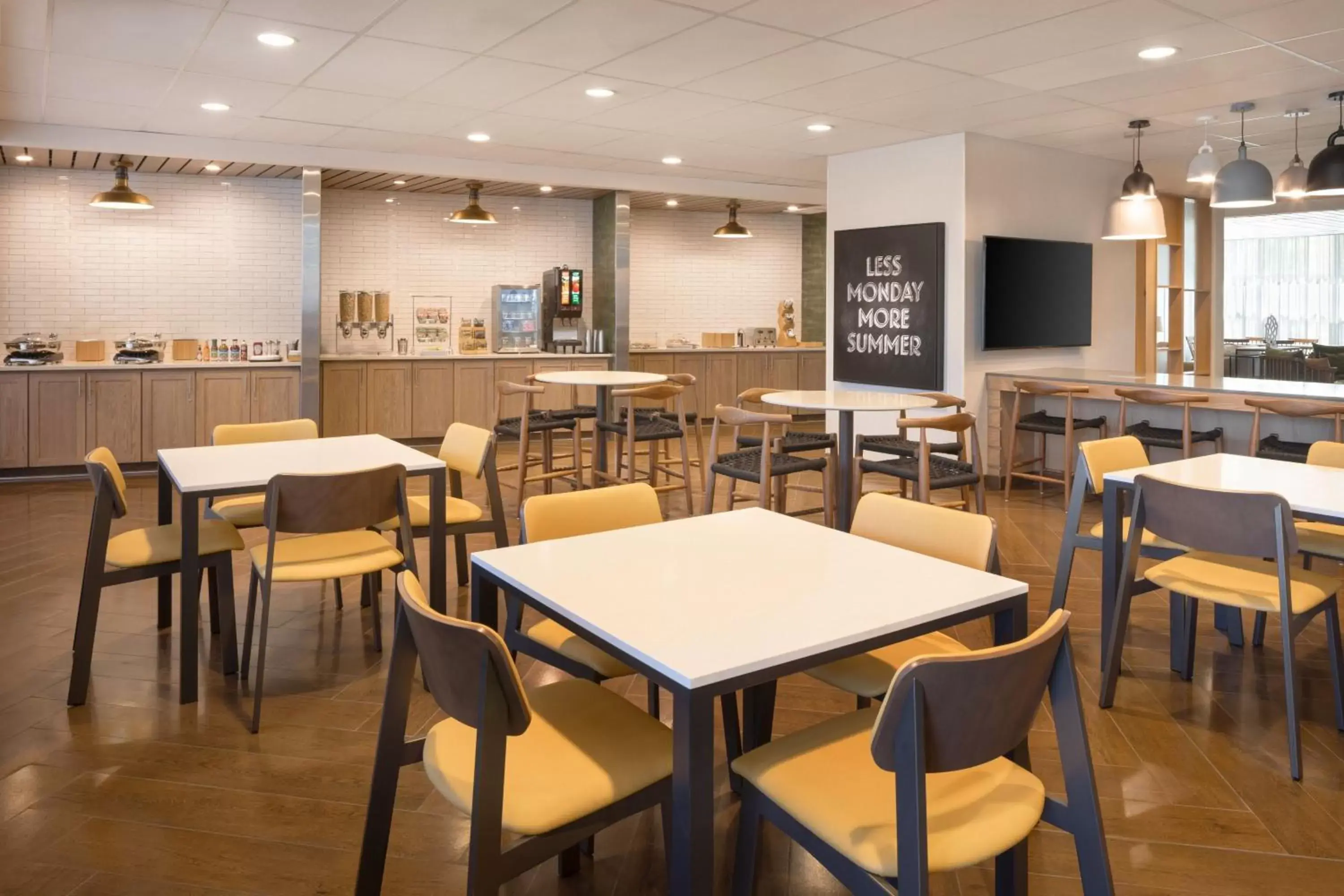 Breakfast, Restaurant/Places to Eat in Fairfield Inn & Suites by Marriott Fresno North/Shaw Avenue