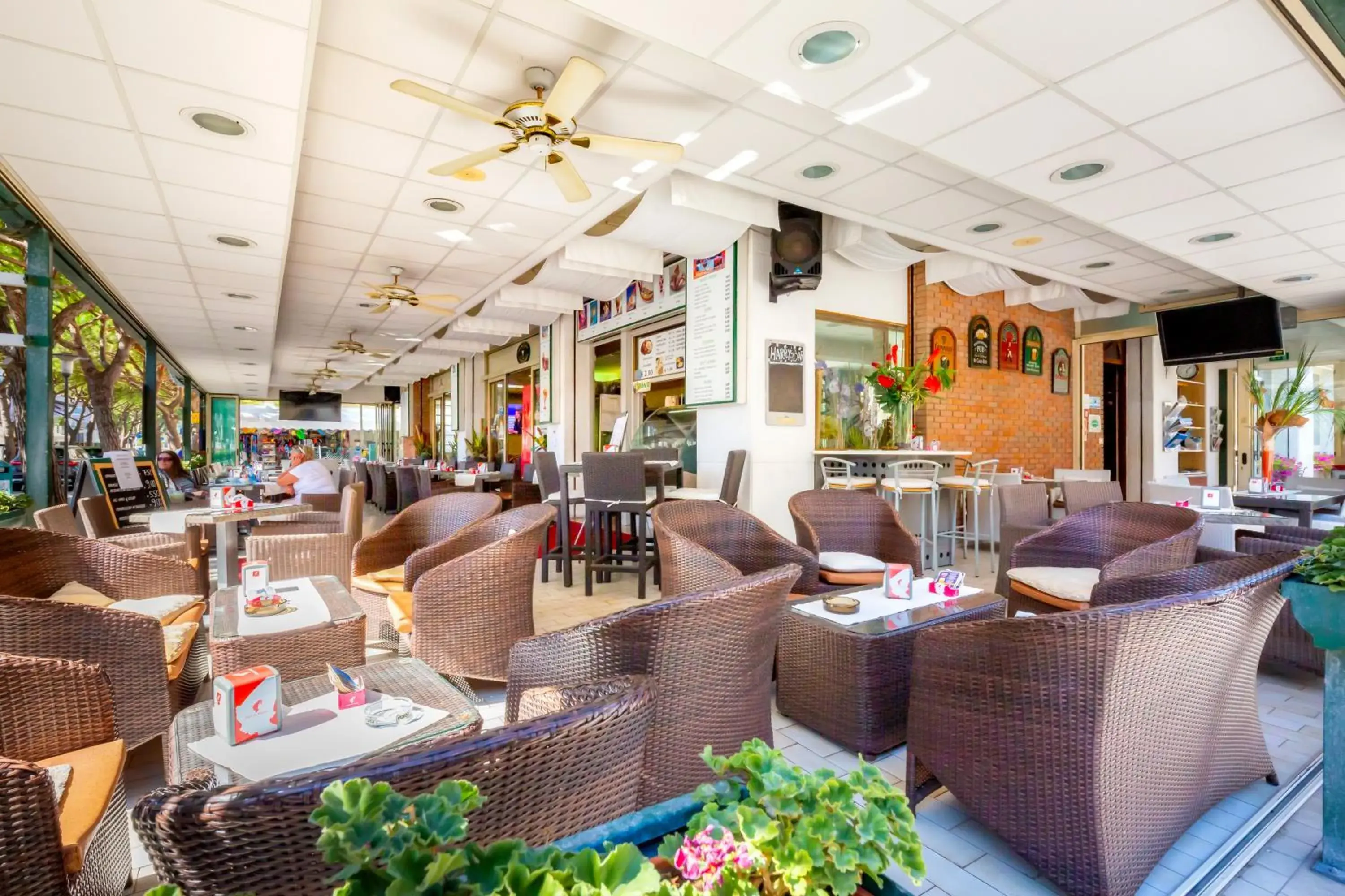 Lounge or bar, Restaurant/Places to Eat in Hotel Harry's