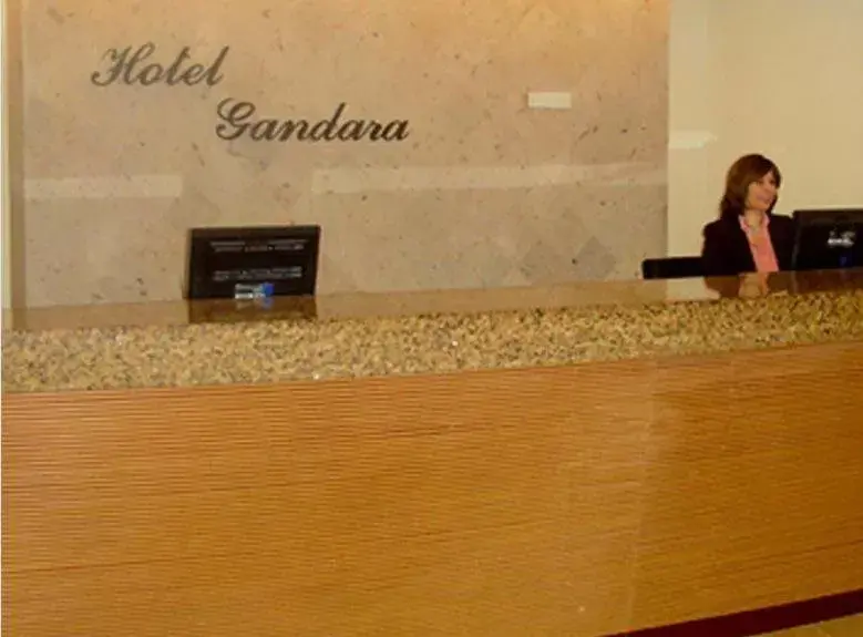 Staff, Lobby/Reception in Hotel Gandara
