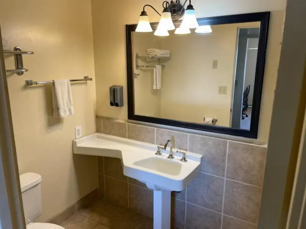 Bathroom in Coronado Motor Hotel, a Travelodge by Wyndham