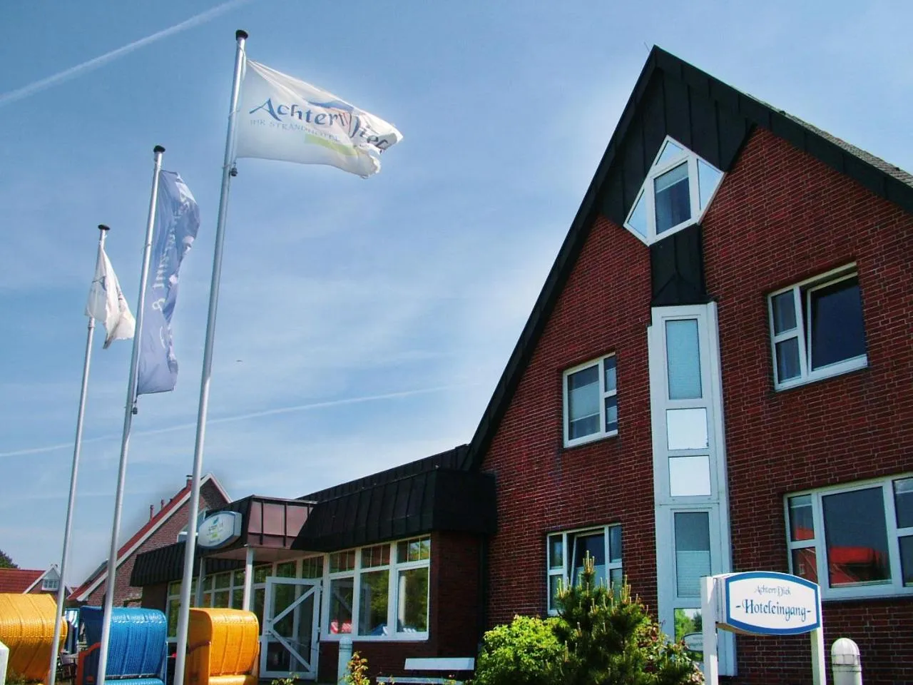 Facade/entrance in Strandhotel Achtert Diek