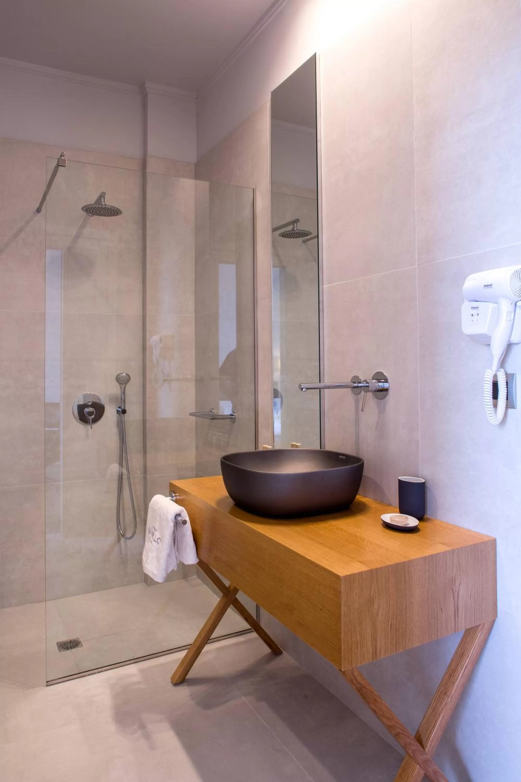 Shower in Gambello Luxury Rooms