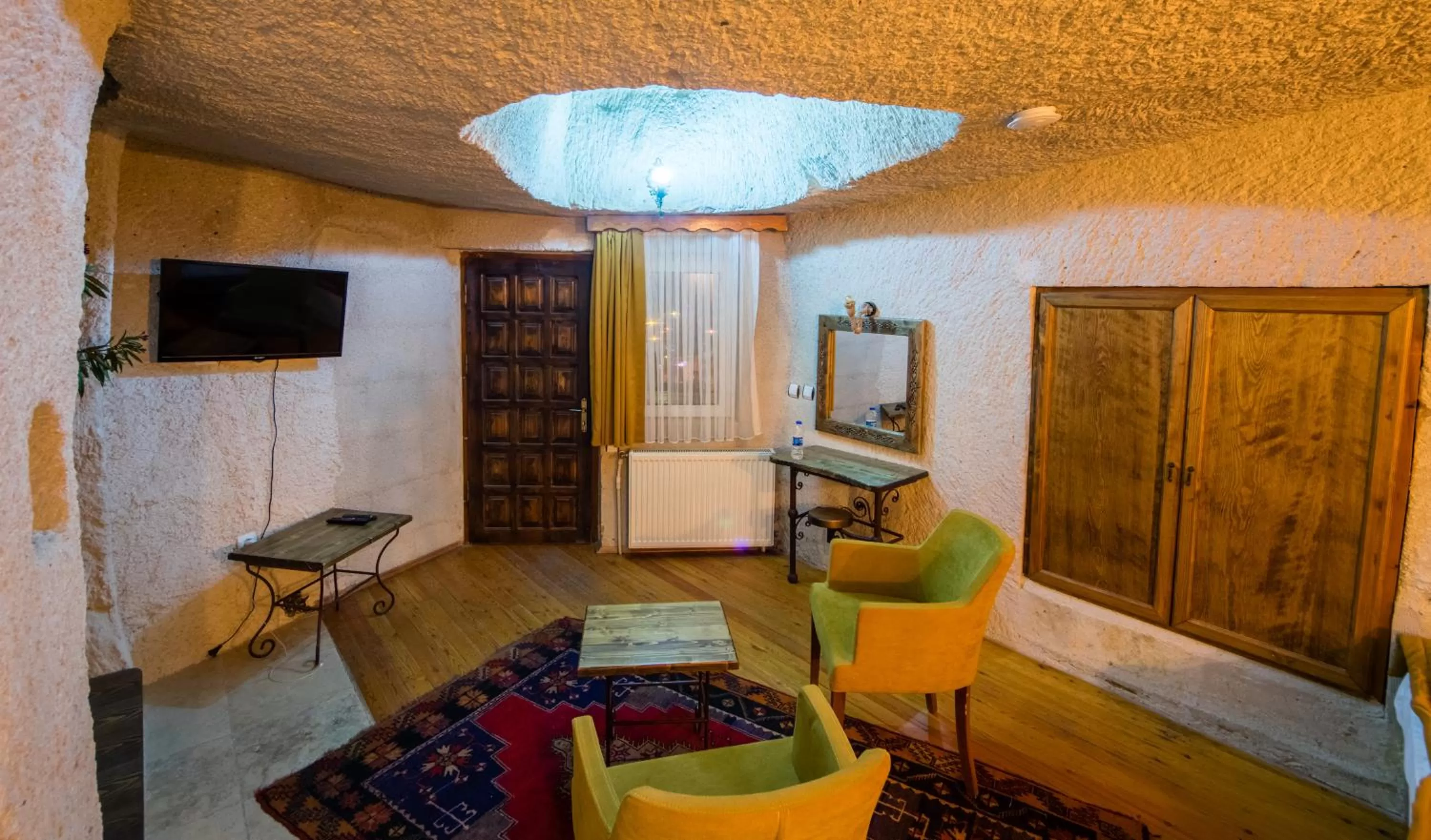 Triple Cave Room in Elite Cave Suites