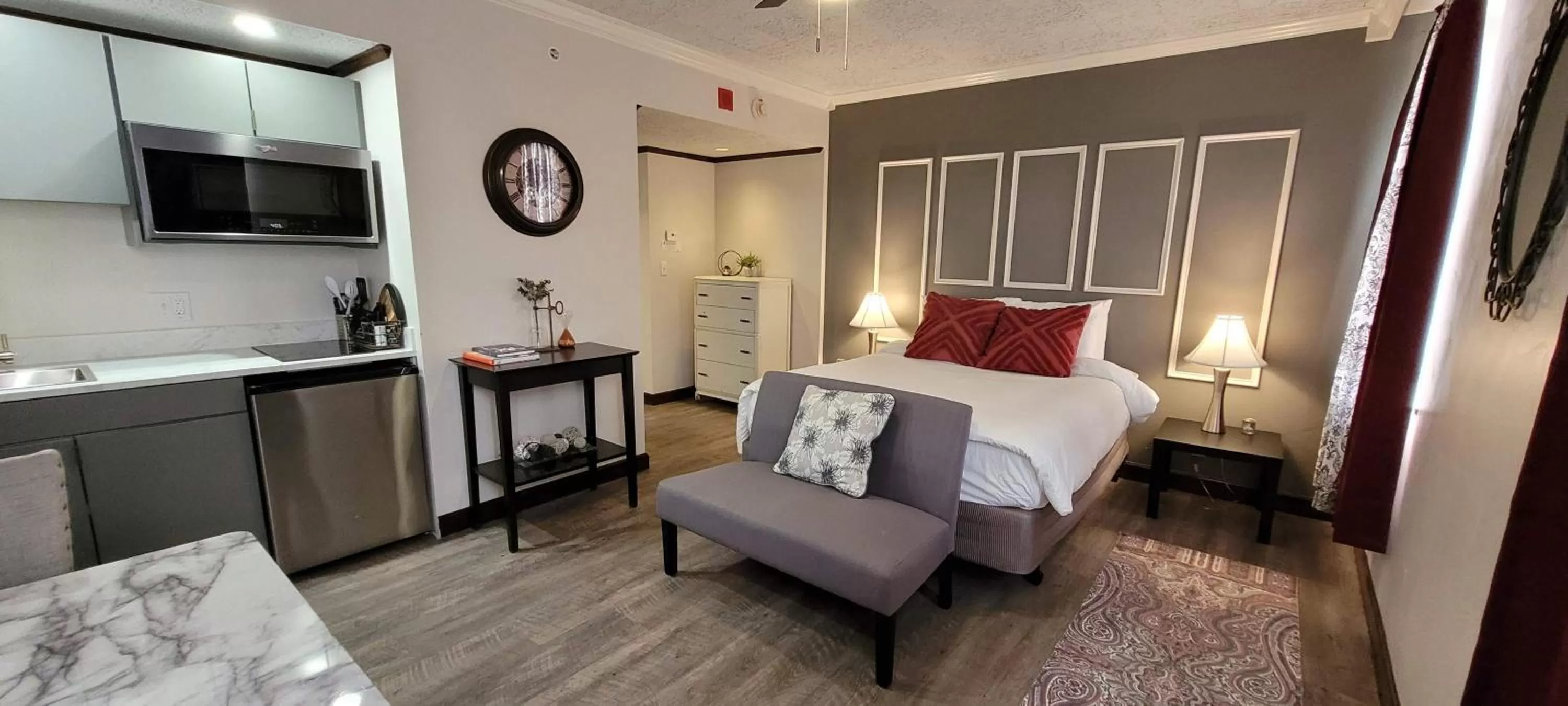 Bed in Hotel Phillips