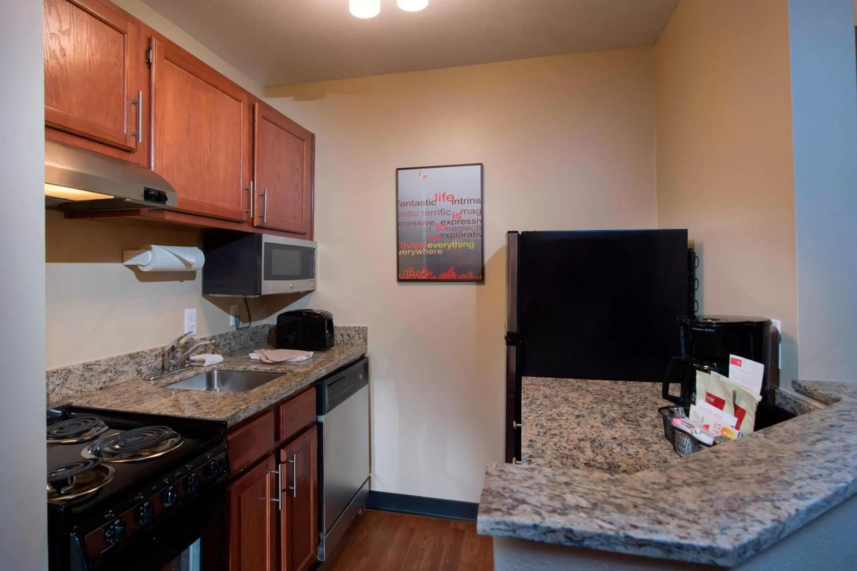 Kitchen or kitchenette, Kitchen/Kitchenette in TownePlace Suites by Marriott Atlanta Alpharetta