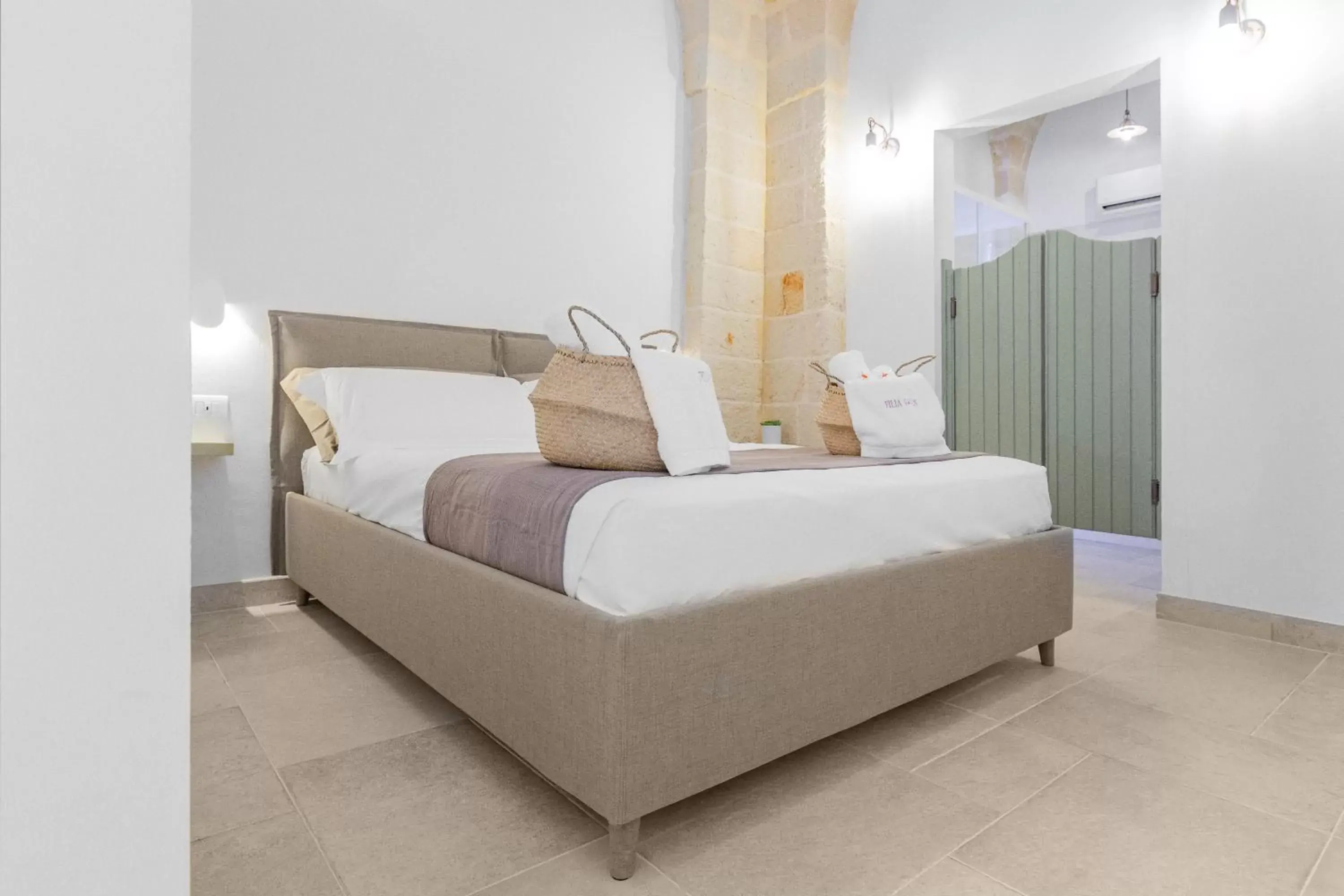 Bed in Filia Solis - Old Town SUITEs & SPA