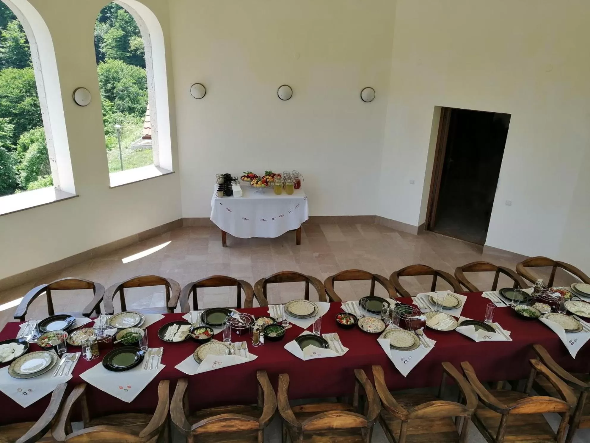 Restaurant/Places to Eat in Vanatun Monastery Stay