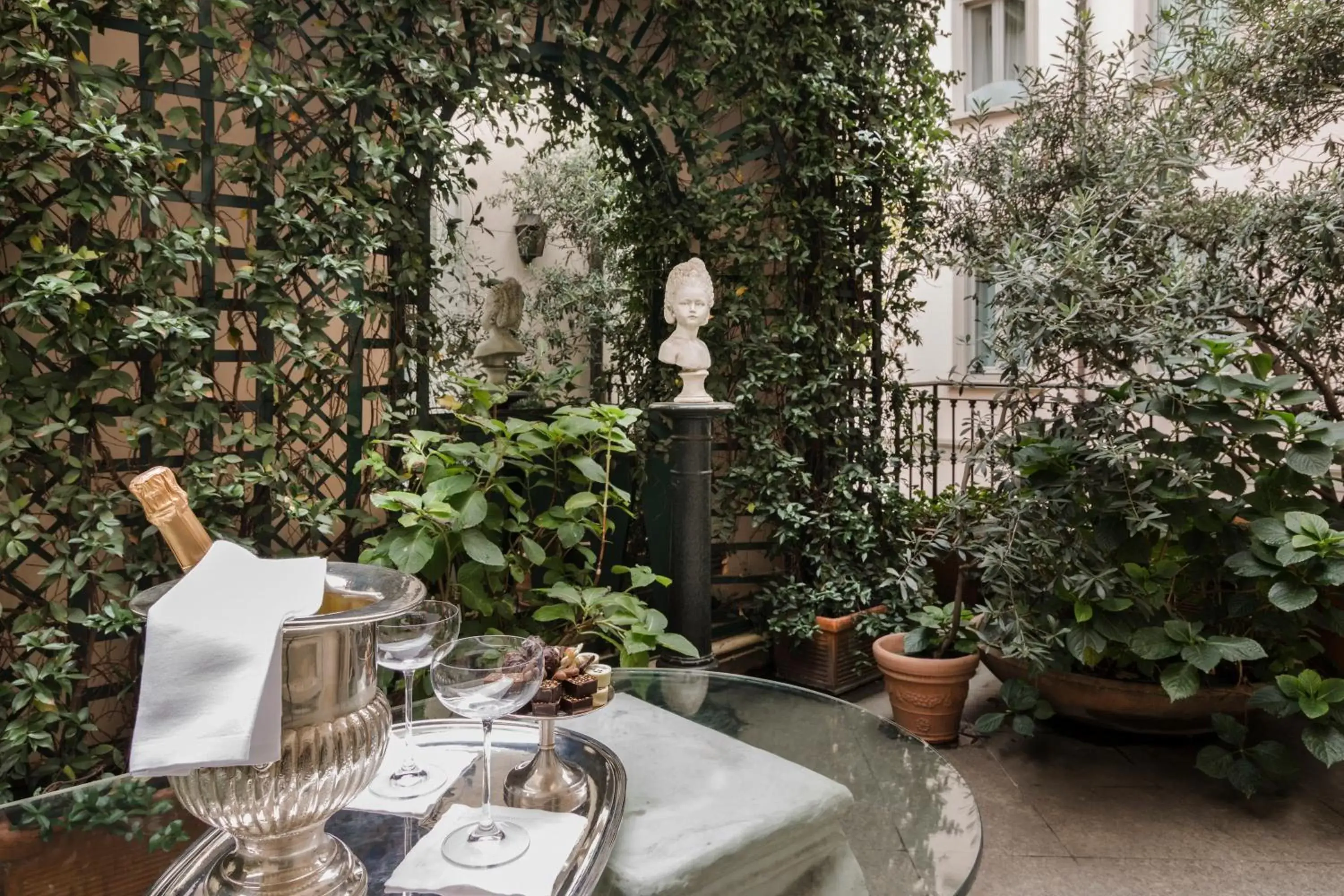 Patio in Grand Hotel et de Milan - The Leading Hotels of the World