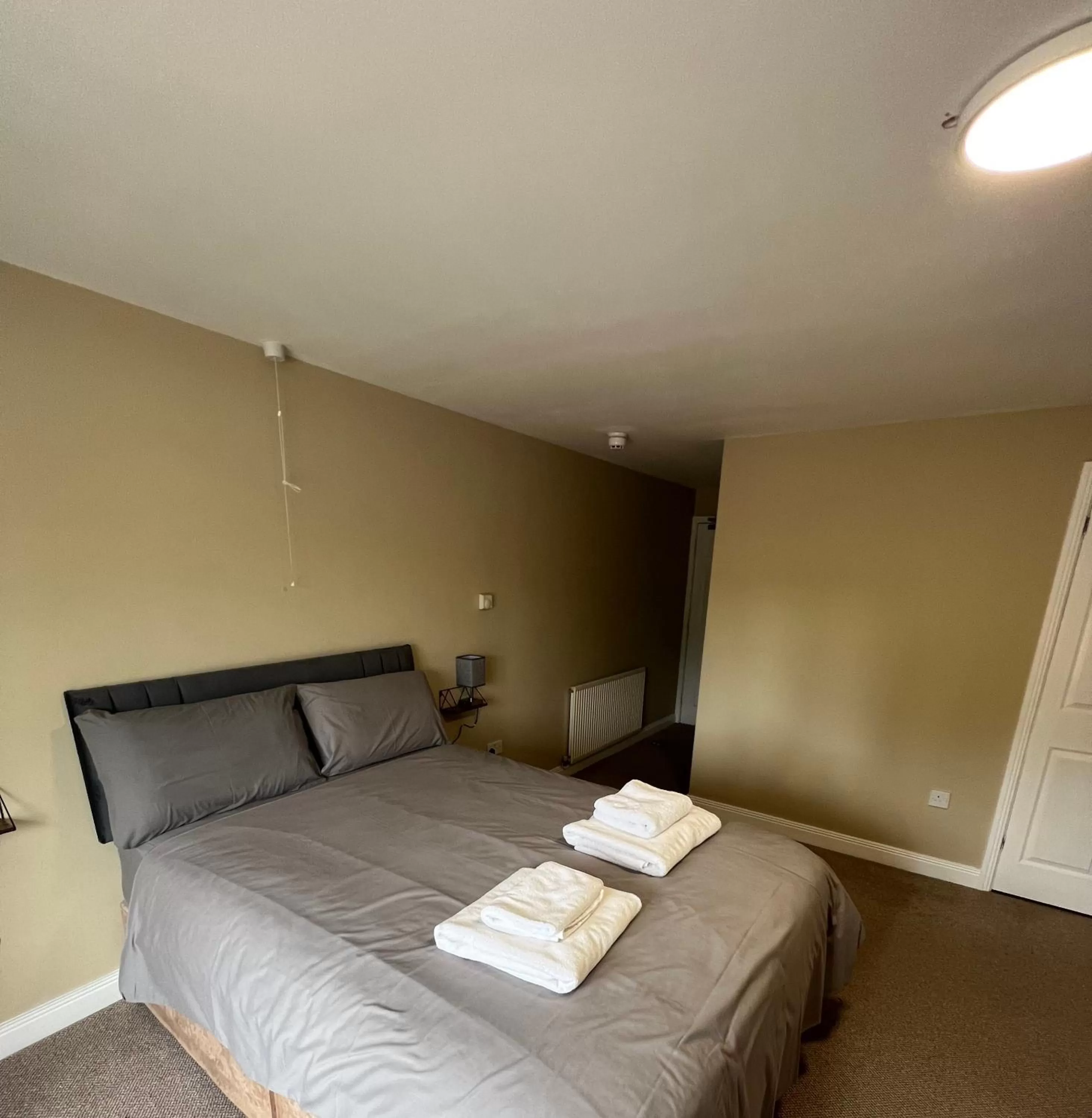 Photo of the whole room, Bed in Cadmore Lodge Bed & Breakfast