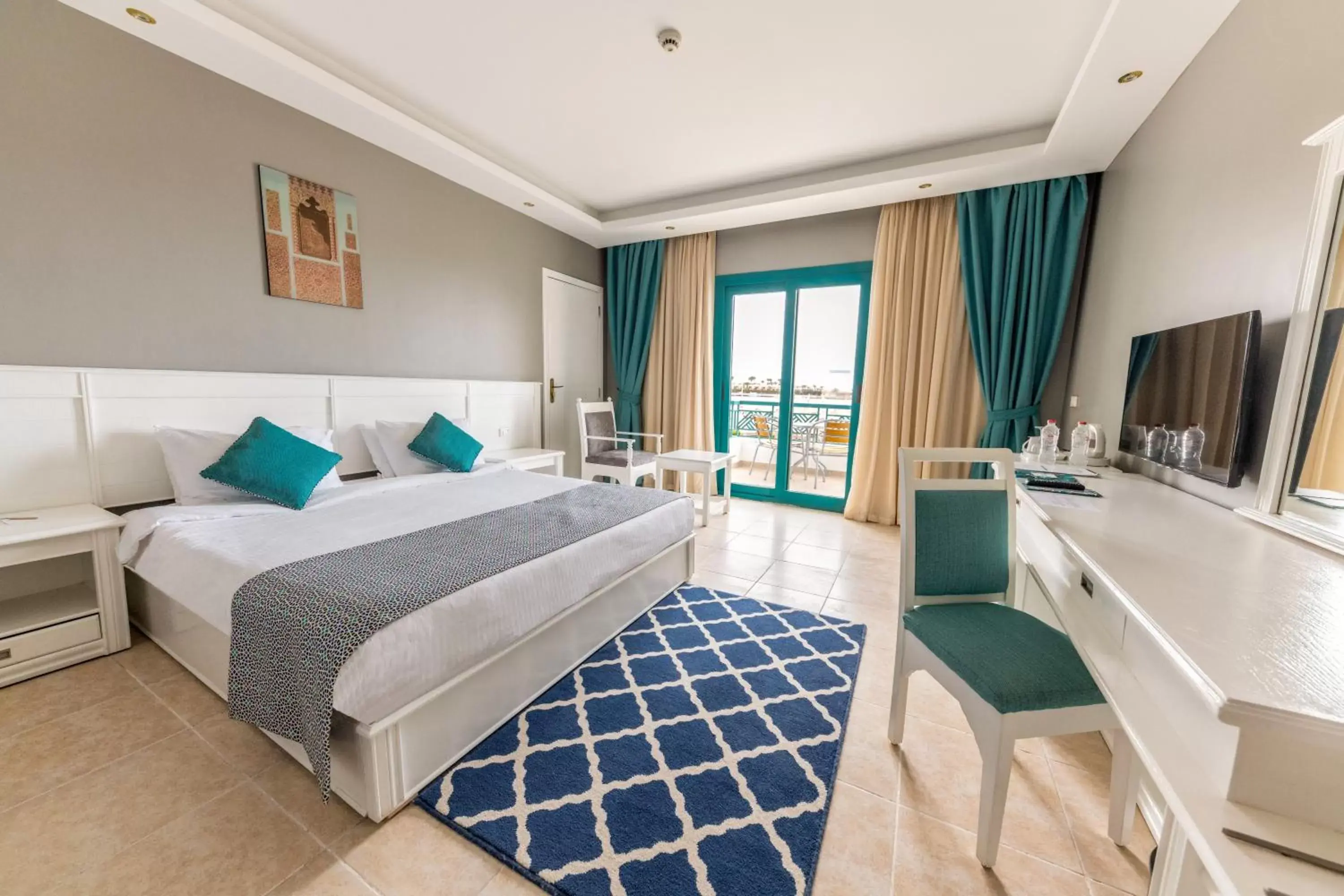 Junior Suite in Sunrise Garden Beach Resort