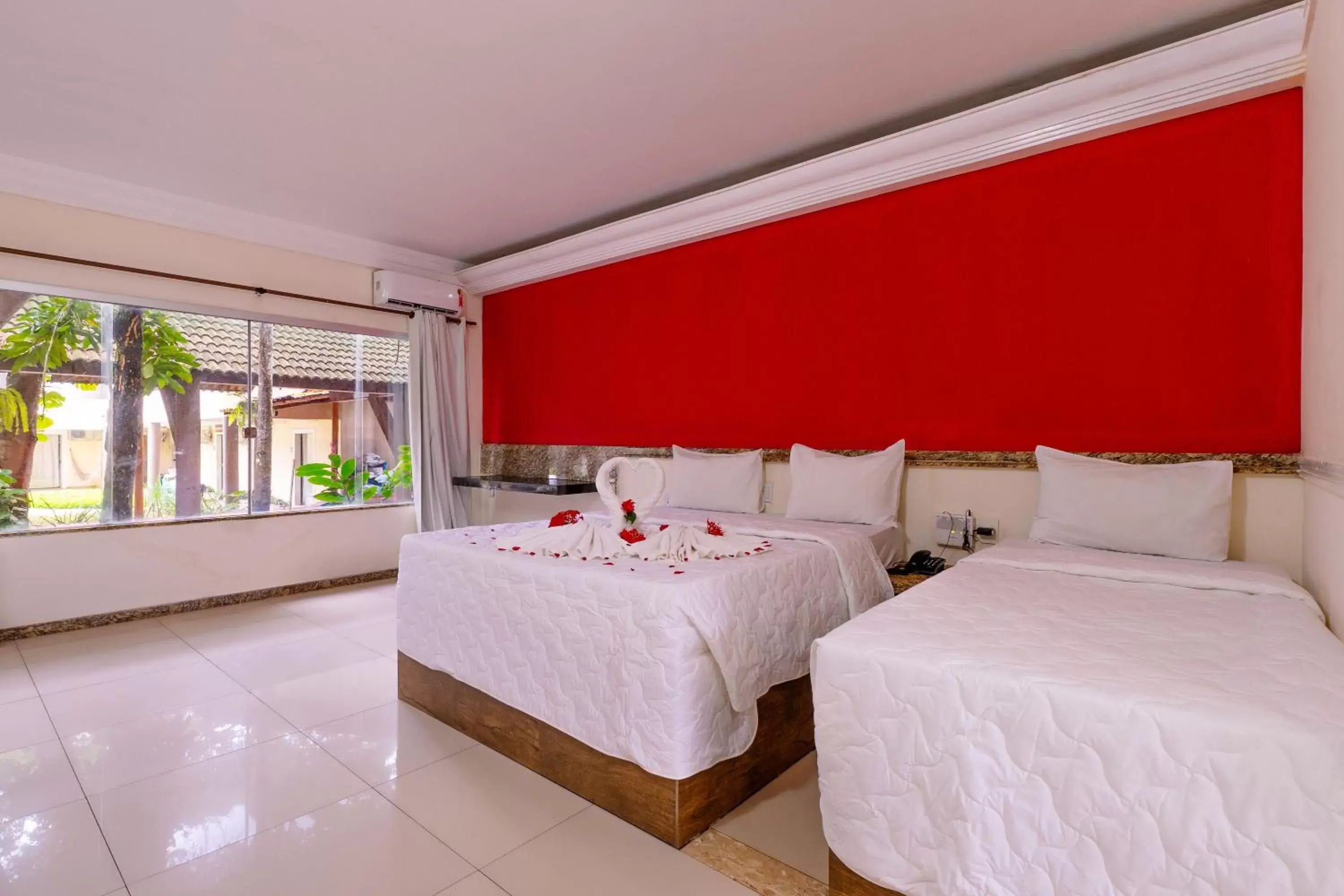 Bed in Floral Inn Family Bed in Floral Inn Family