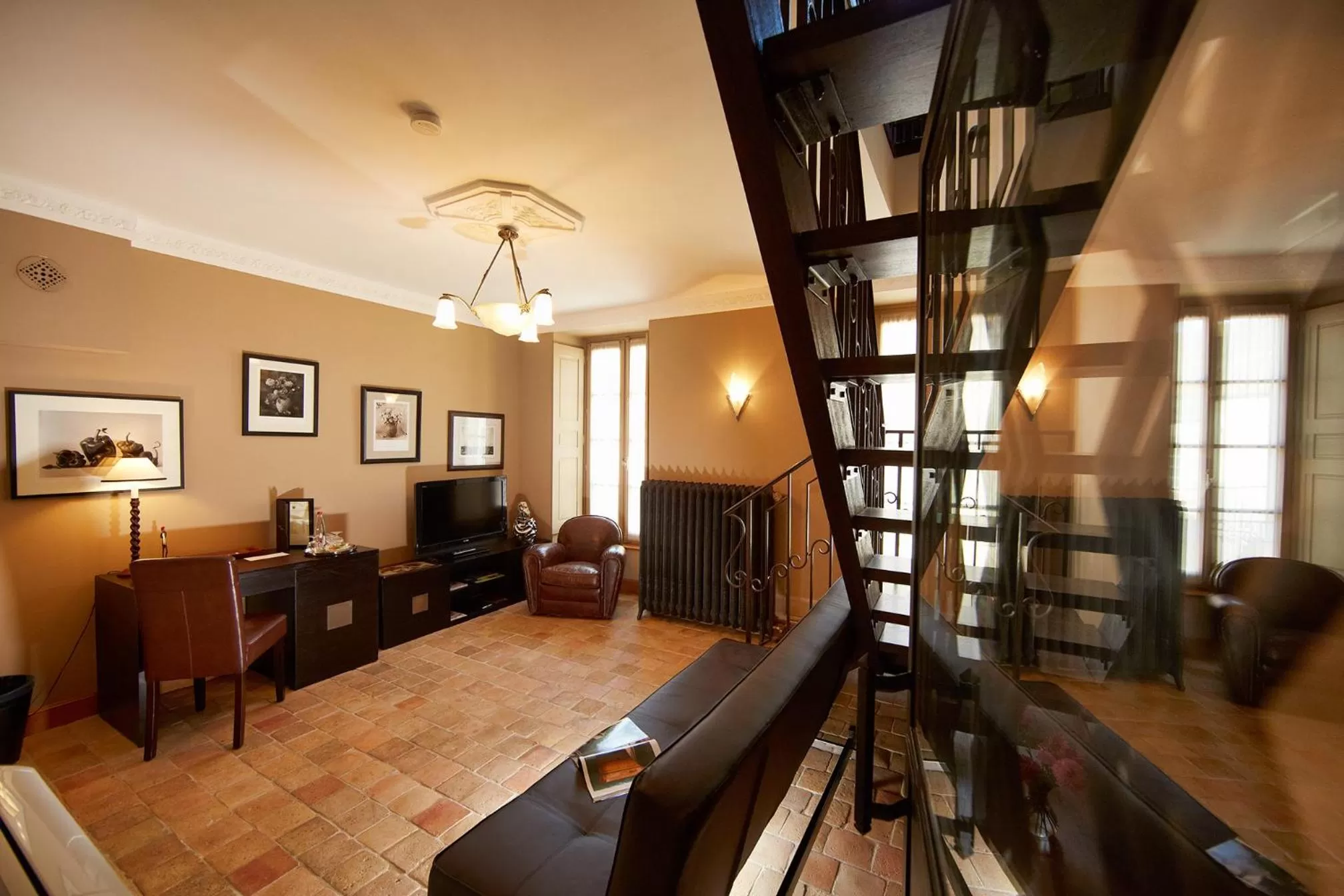 TV and multimedia in Le Clos Sainte-Marguerite