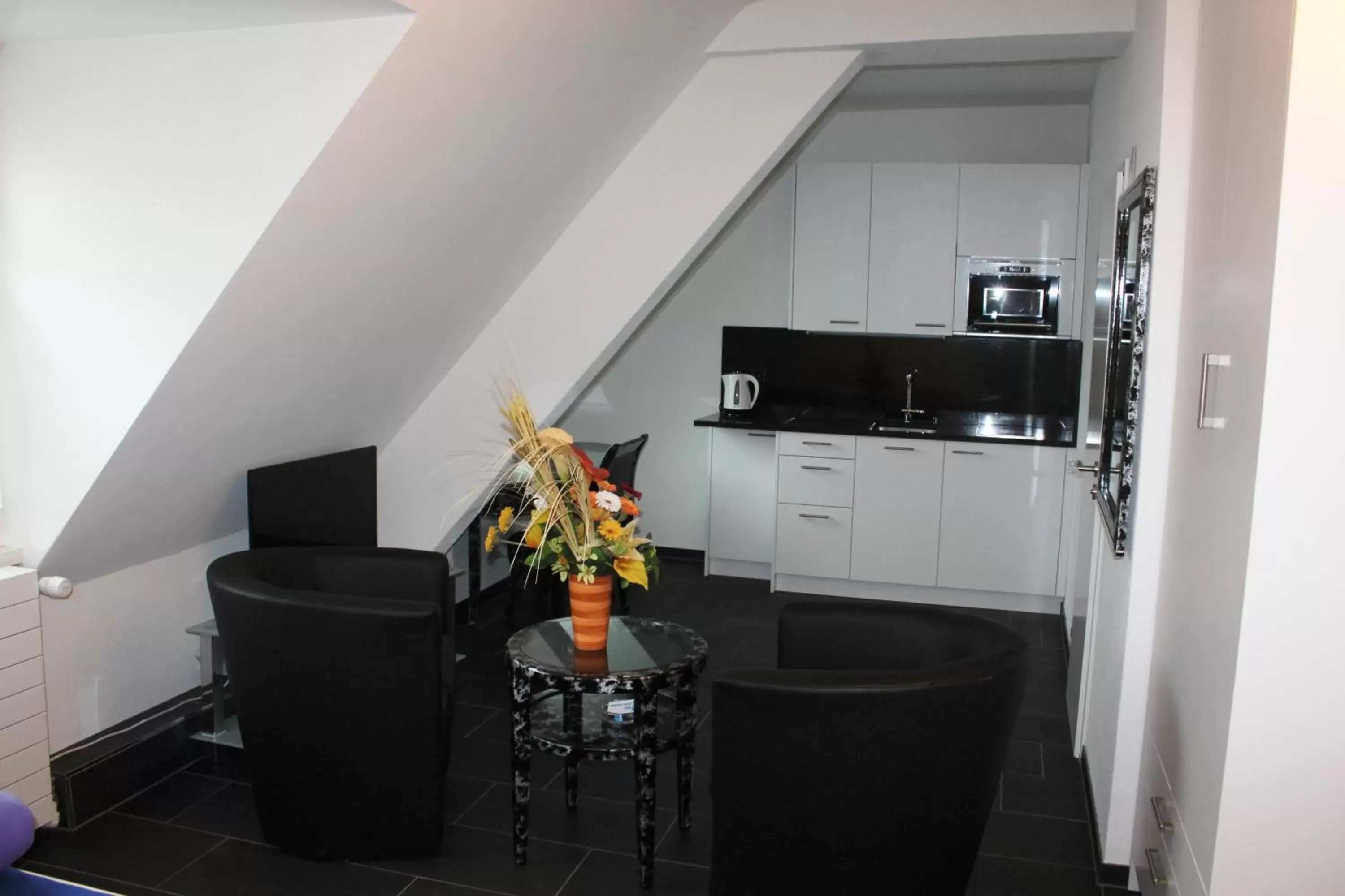 Dining area, Kitchen/Kitchenette in Seefeld Residenz