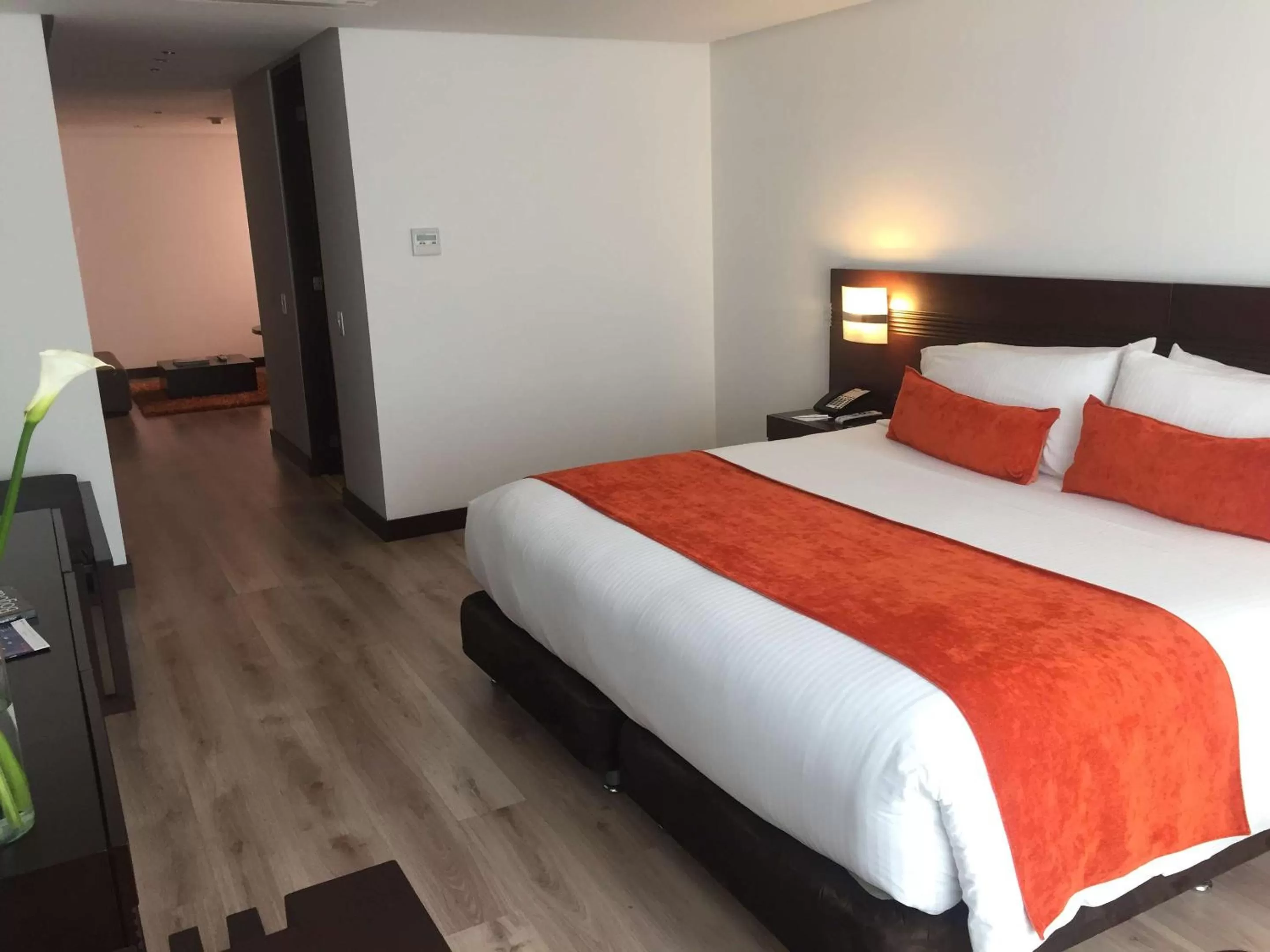 Photo of the whole room, Bed in Best Western Plus 93 Park Hotel