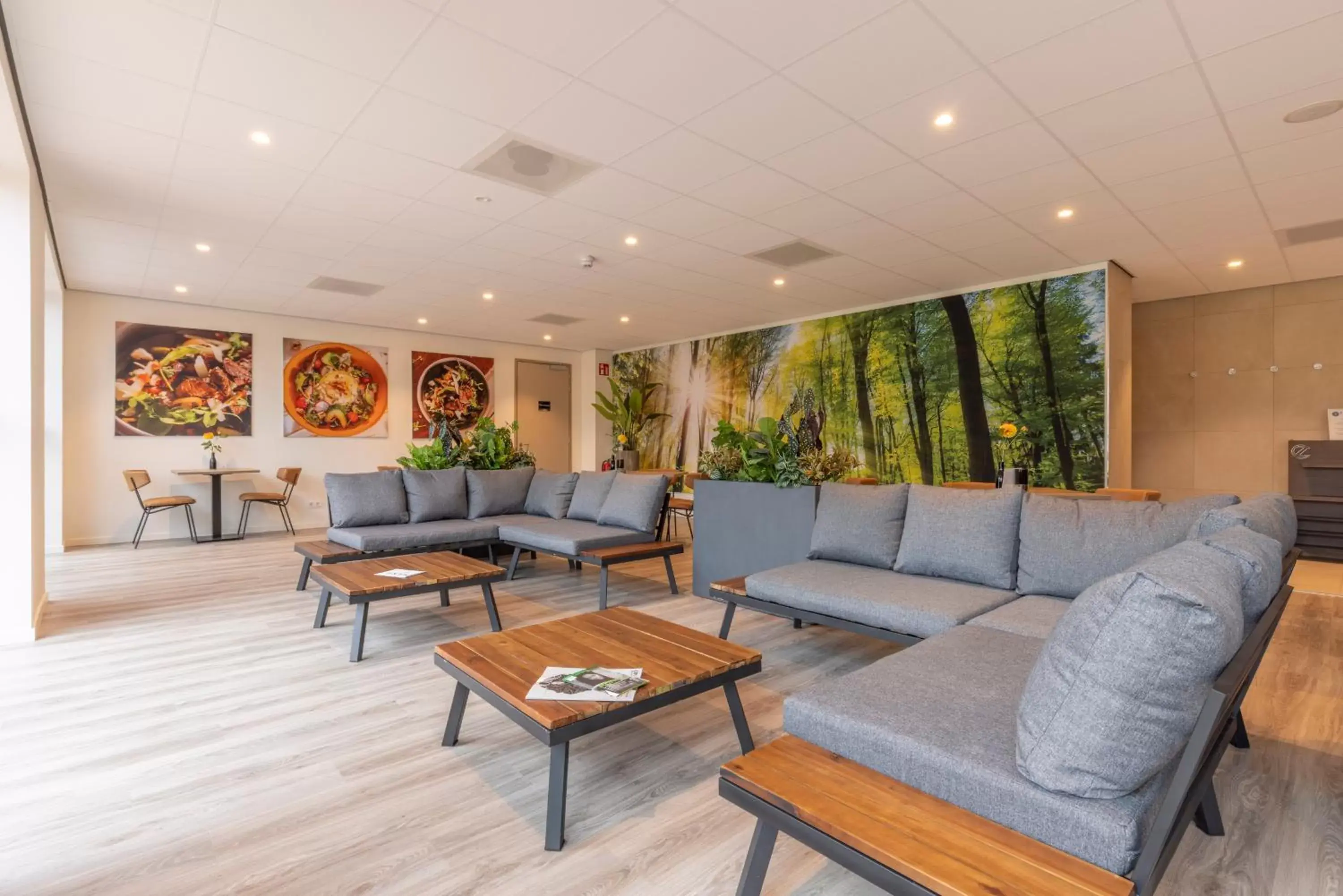 Living room, Seating Area in Fletcher Familiehotel De Hunzebergen