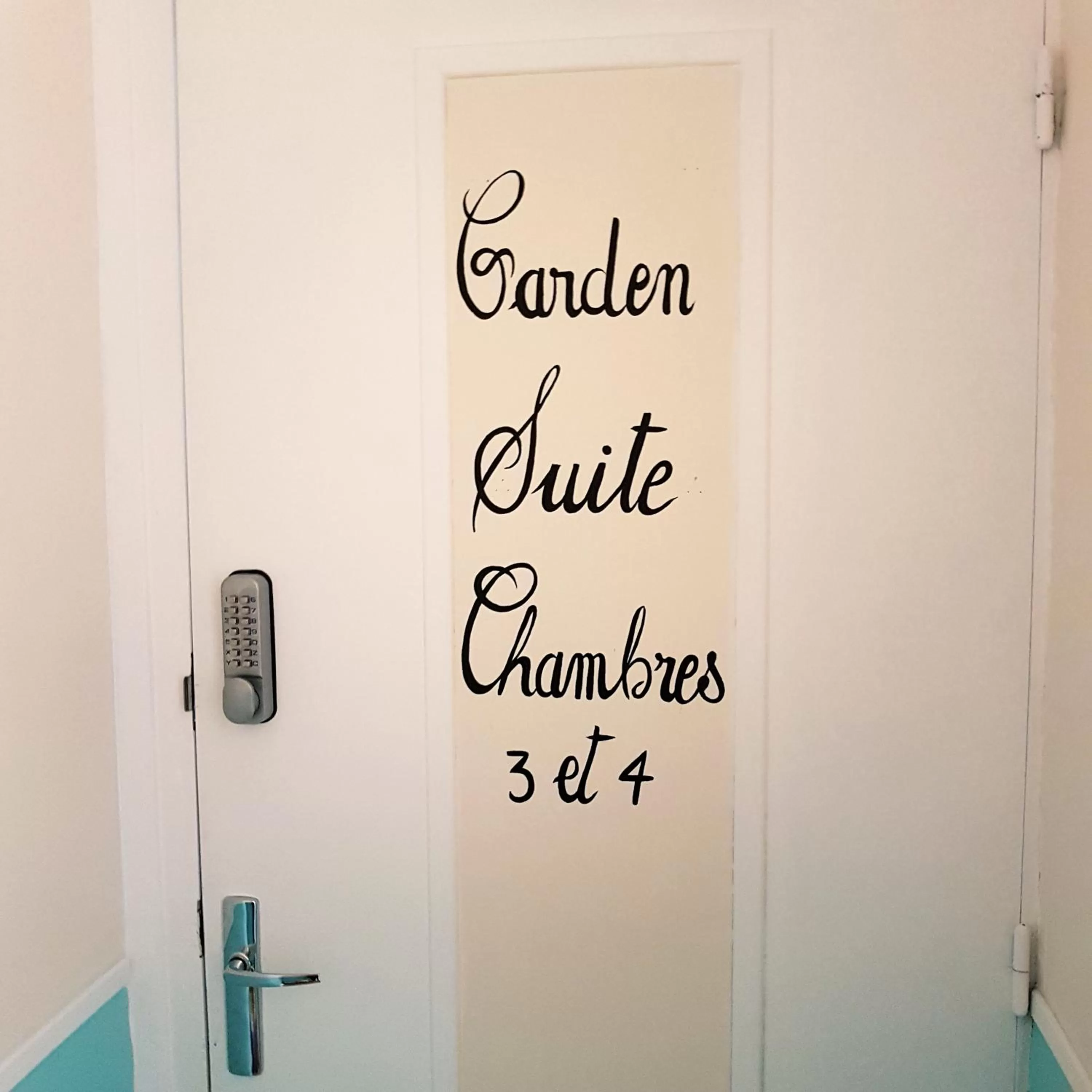 Property logo or sign in Chambres Dhôtes Numéro 1