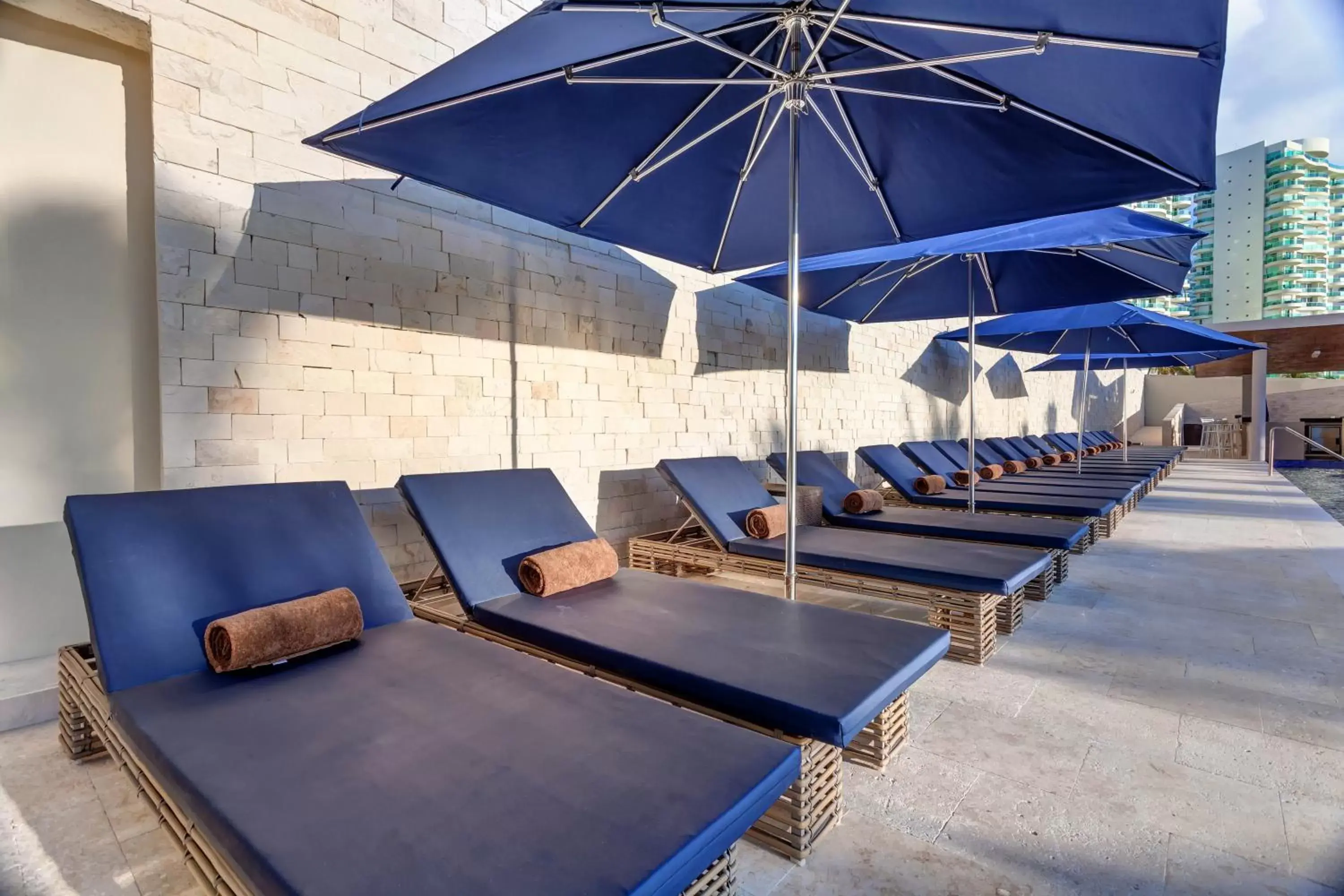 Swimming pool in Royalton CHIC Cancun, An Autograph Collection All-Inclusive Resort - Adults Only